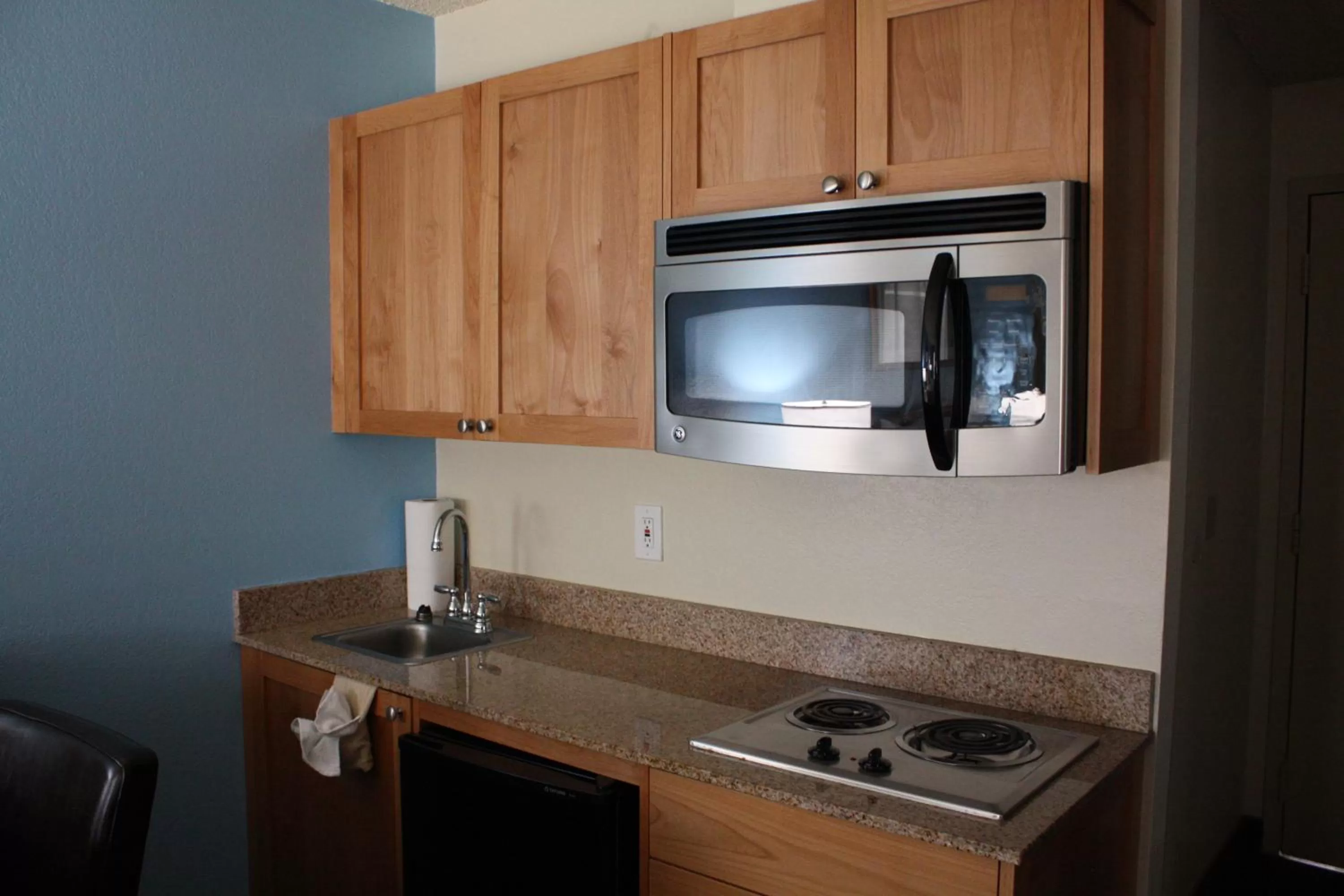 Kitchen or kitchenette in Baymont by Wyndham Yakima Riverfront