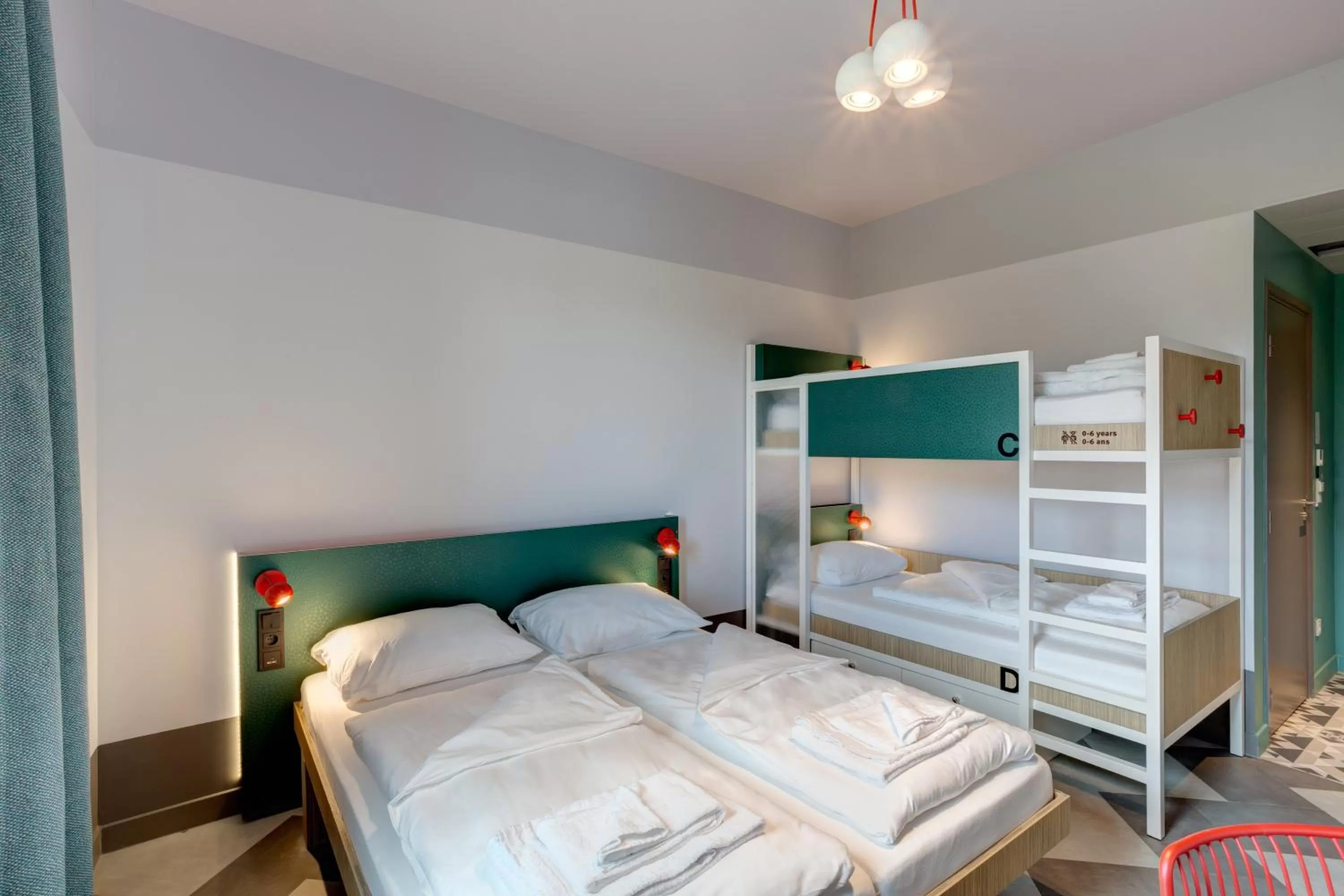 Photo of the whole room in MEININGER Hotel Paris Porte de Vincennes