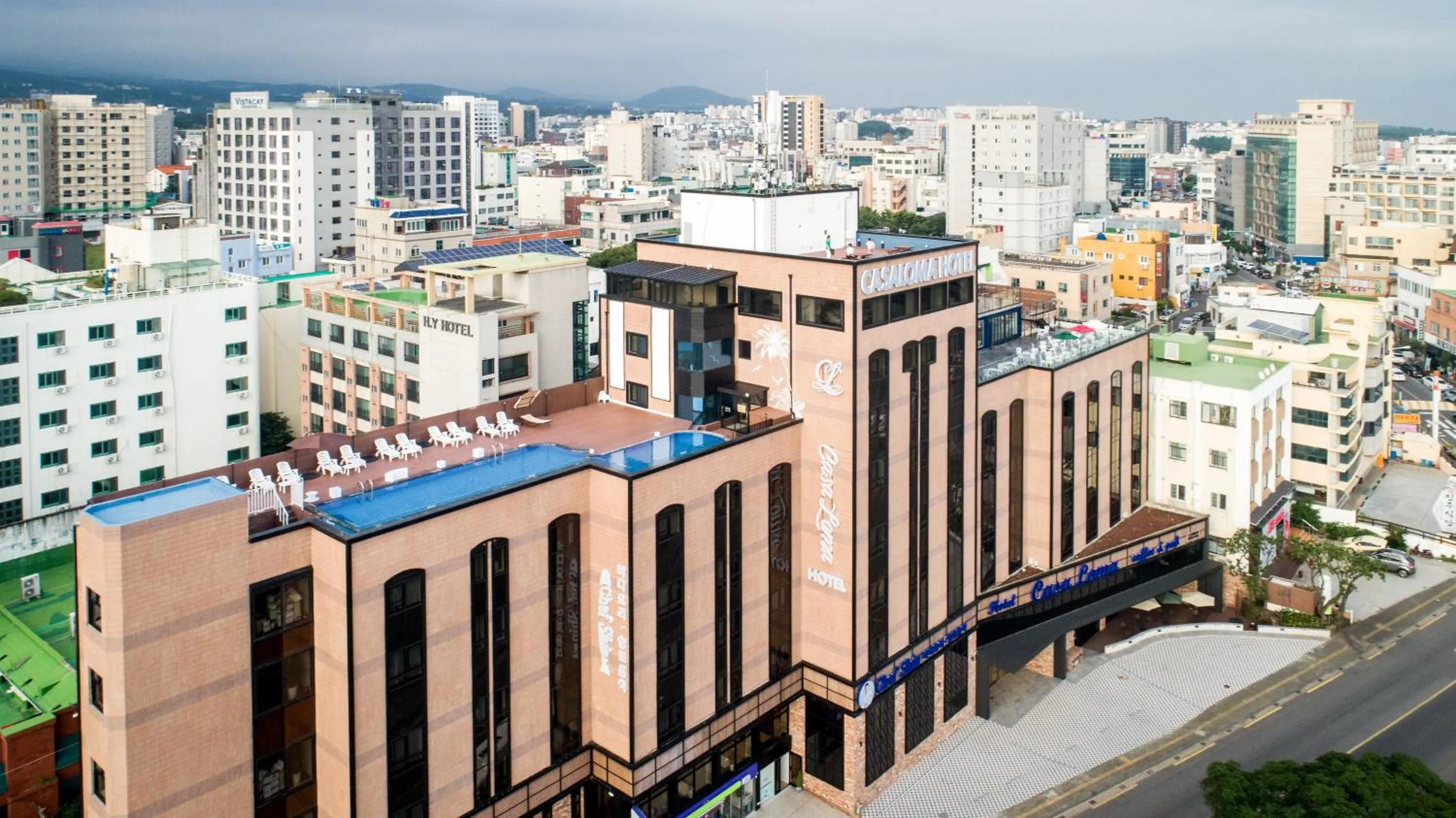 Property building in Casaloma Hotel