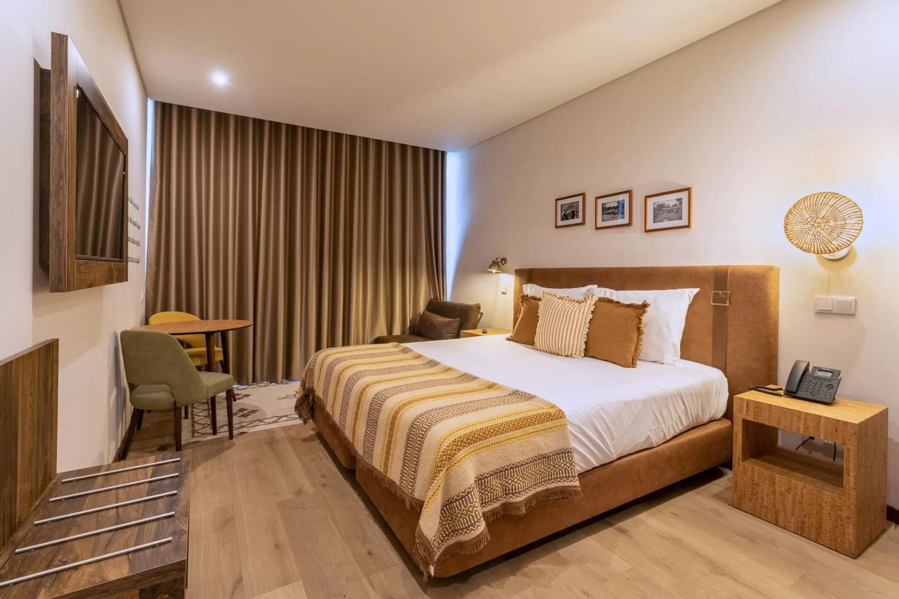 Budget Double Room in Selina Evora