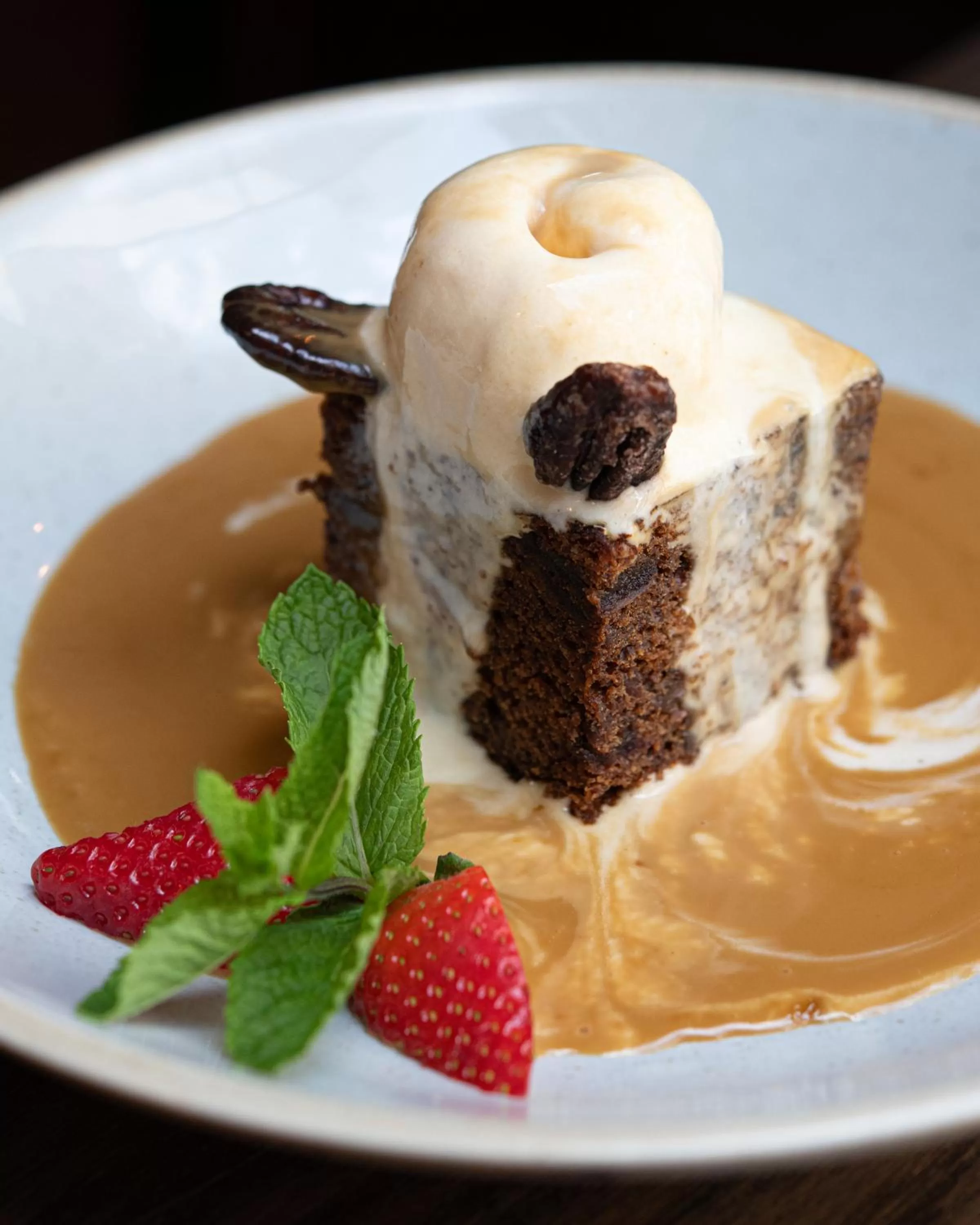 Restaurant/places to eat in Kew Gardens Hotel