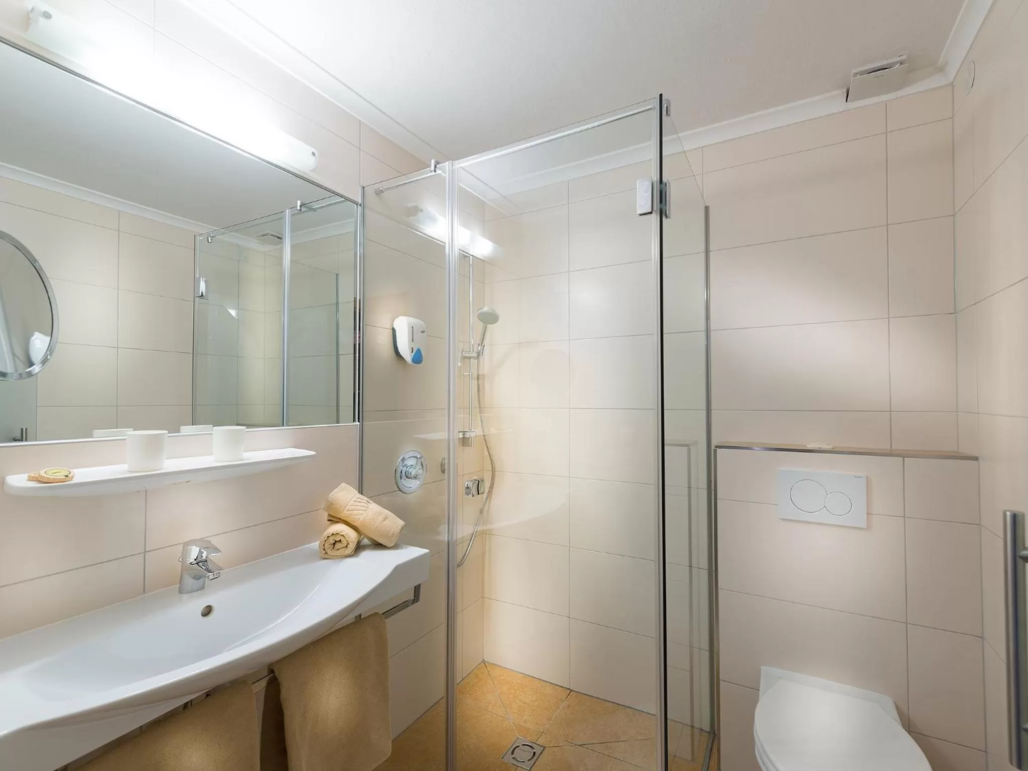 Toilet in Hotel Quehenberger