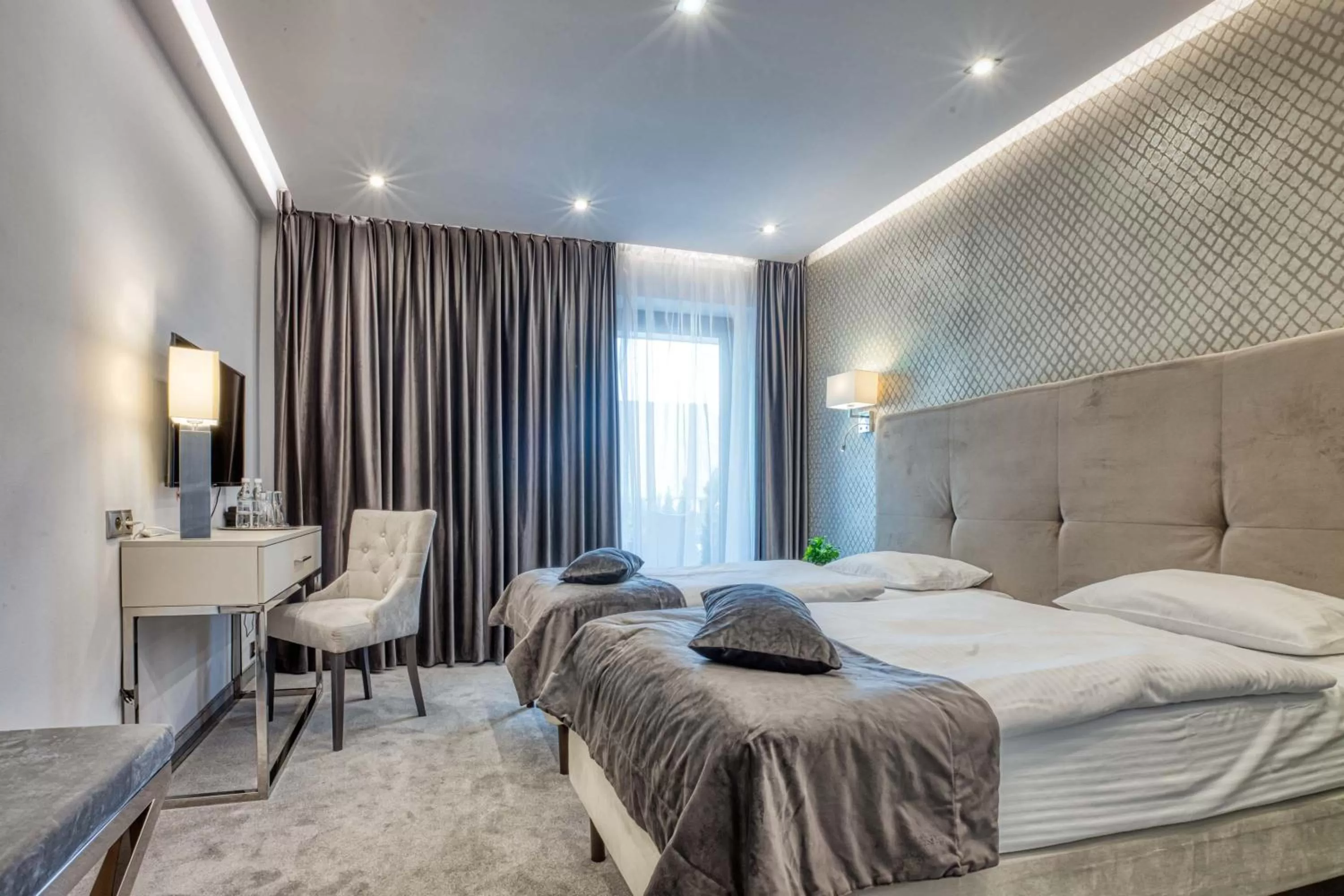 Shower, Bed in Hotel Biały Dom