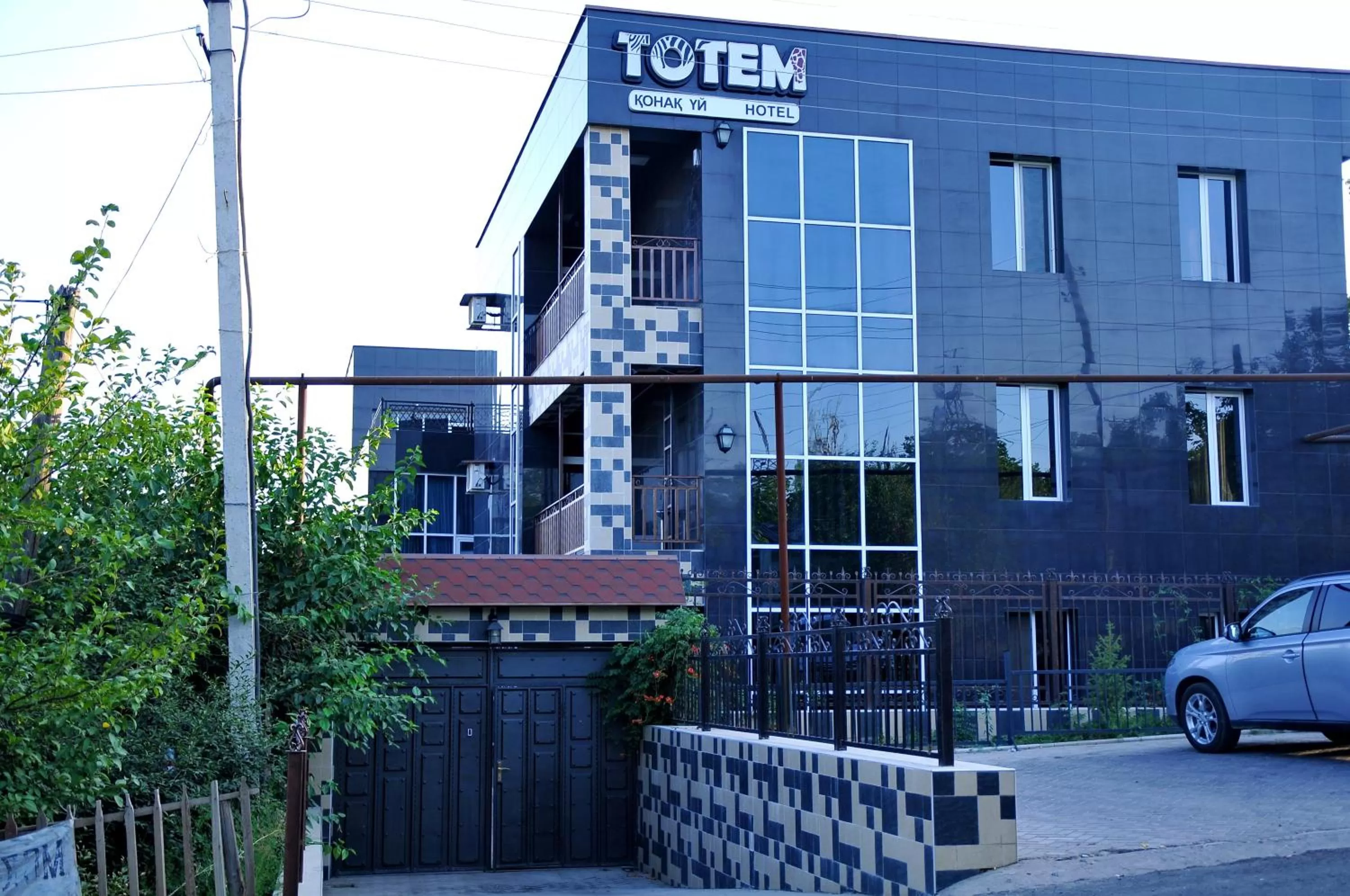 Facade/entrance in Totem Hotel