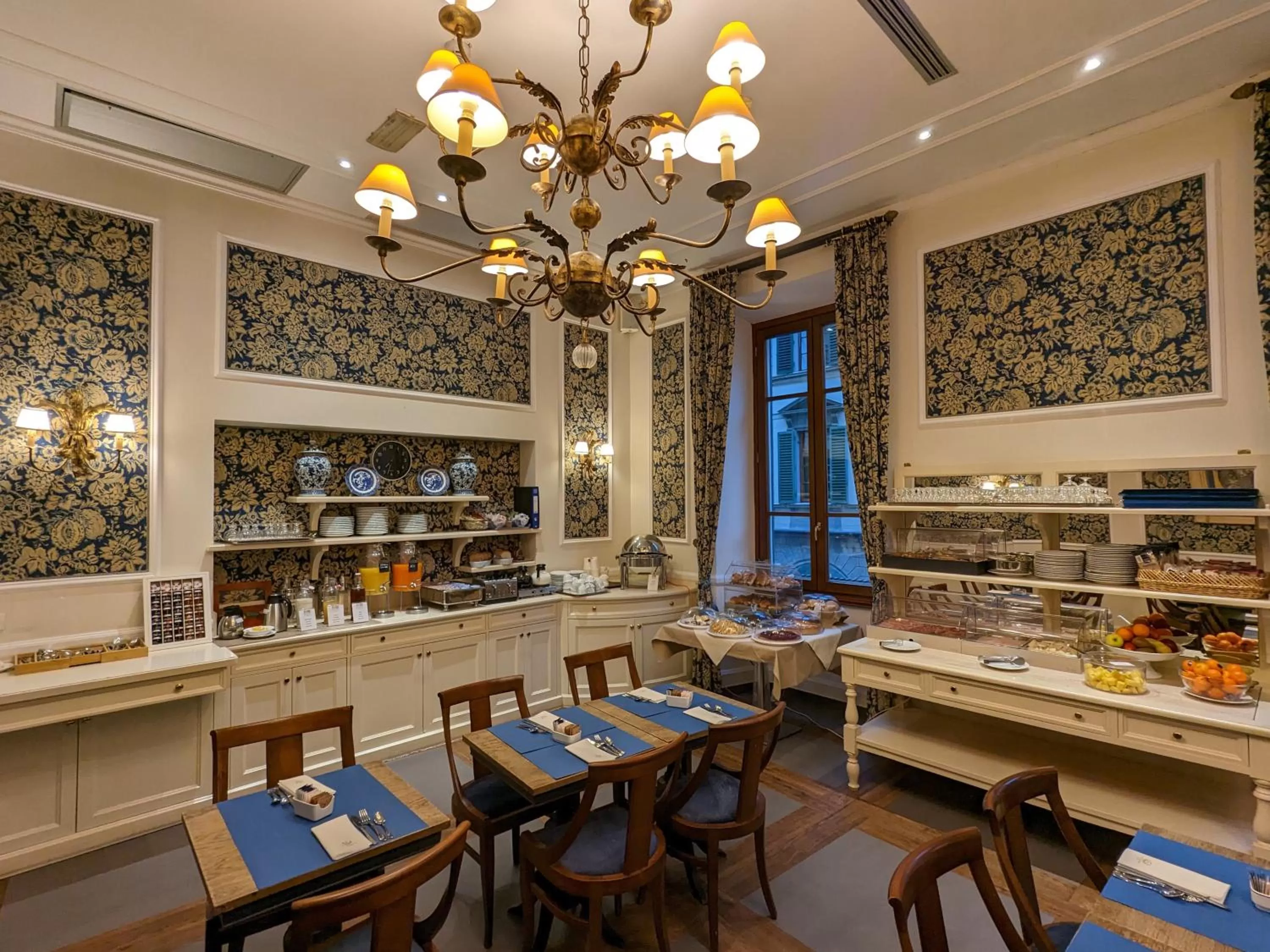 Breakfast in FH55 Hotel Calzaiuoli