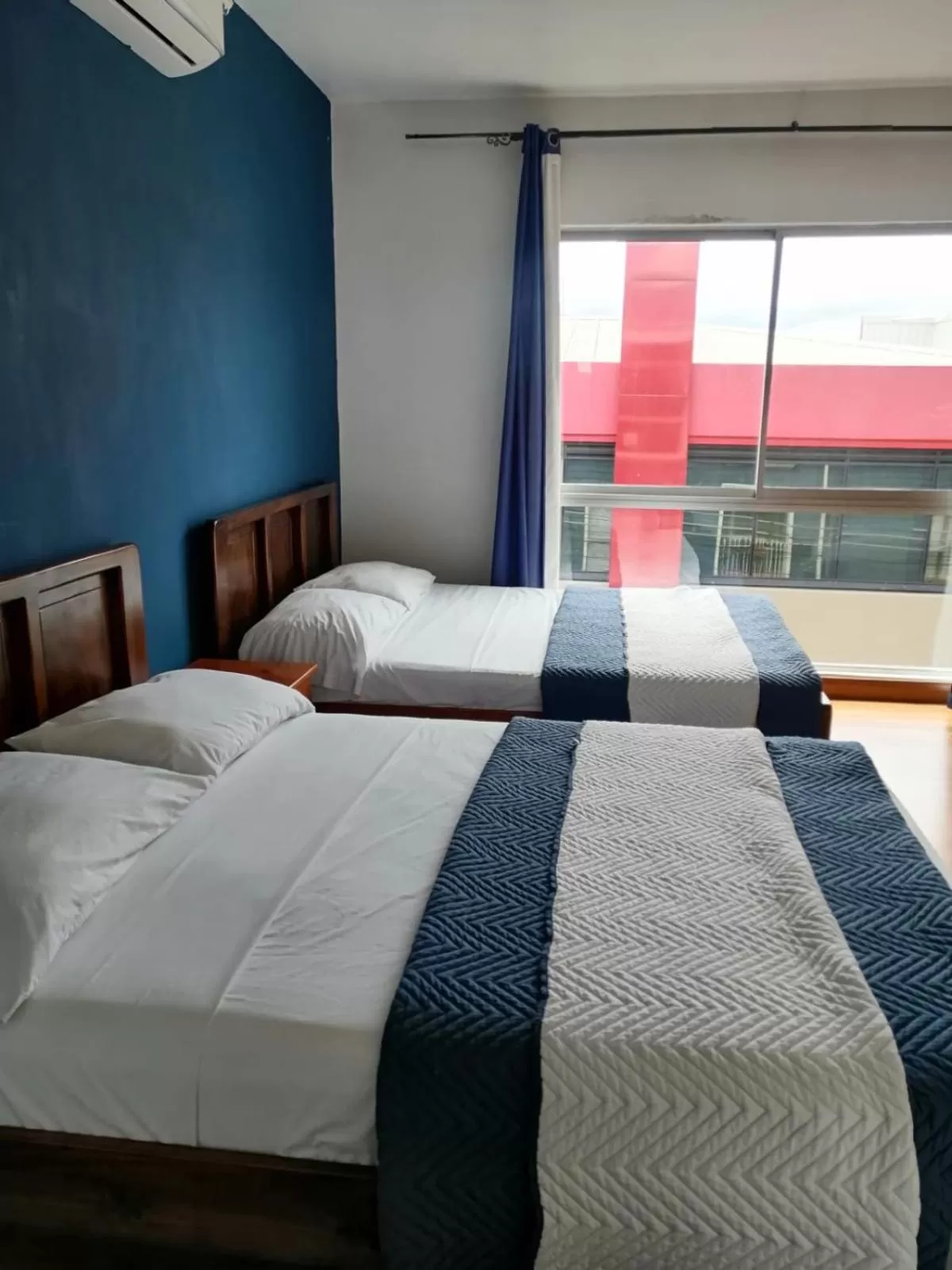 Bed in Park View Hotel & Restaurant