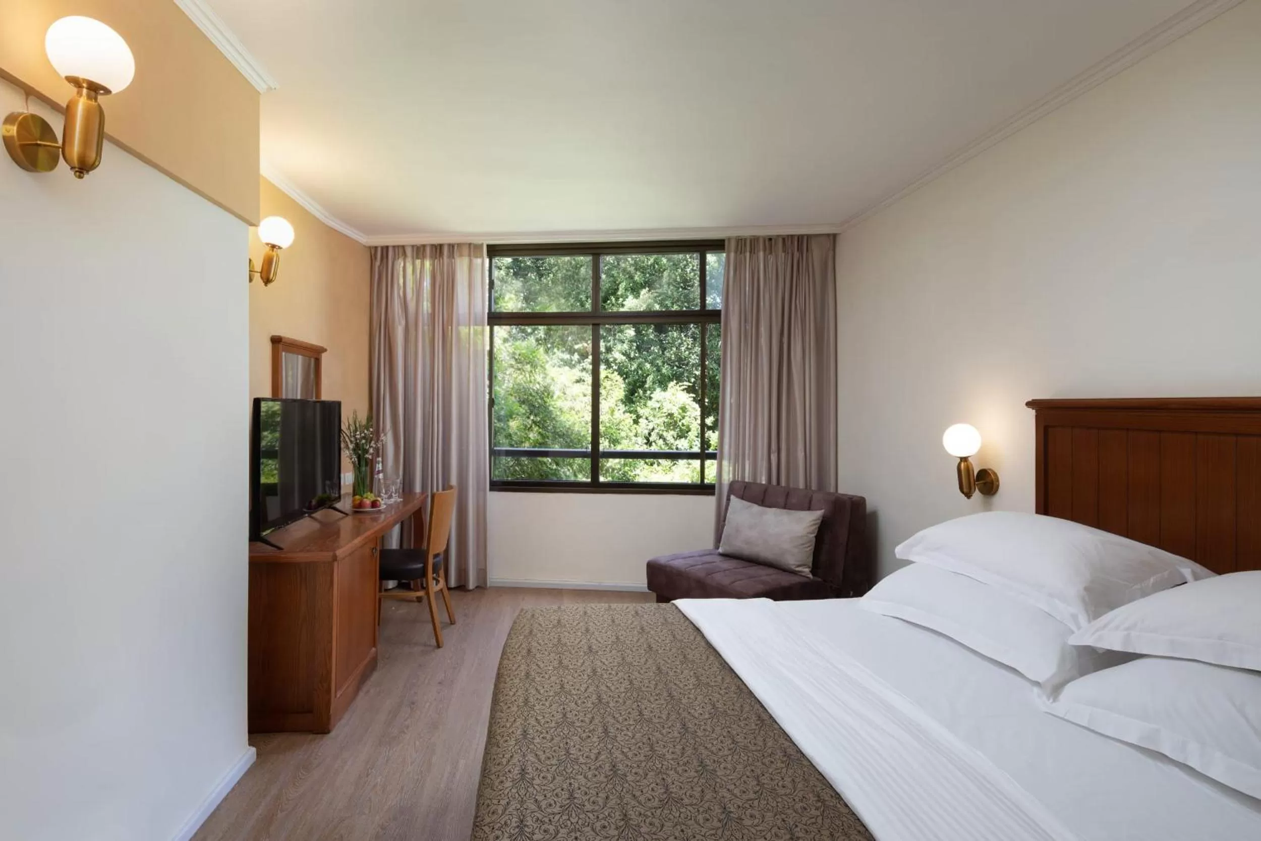 Classic Twin Room - single occupancy in Hacienda Forest View Hotel