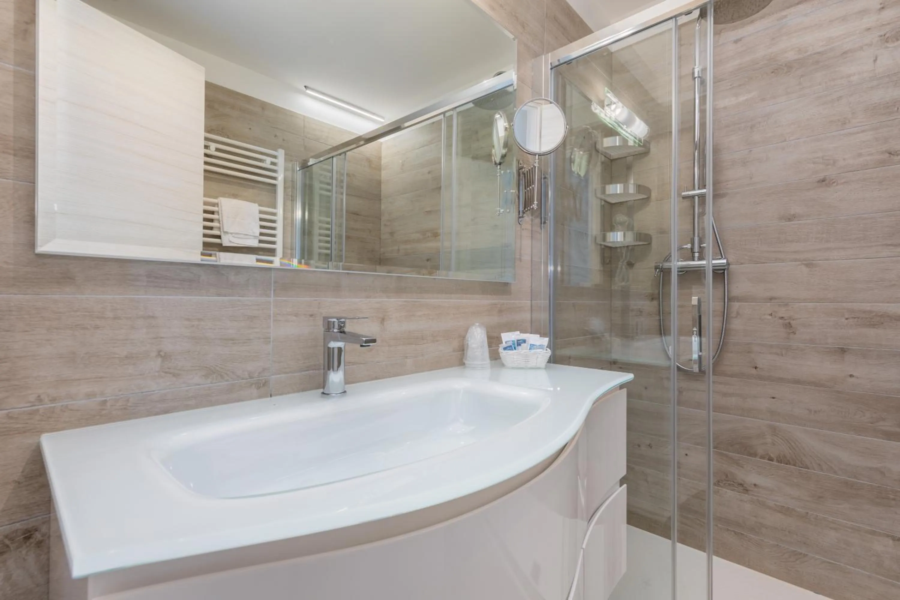 Bathroom in Marina Palace Hotel 4 stelle S