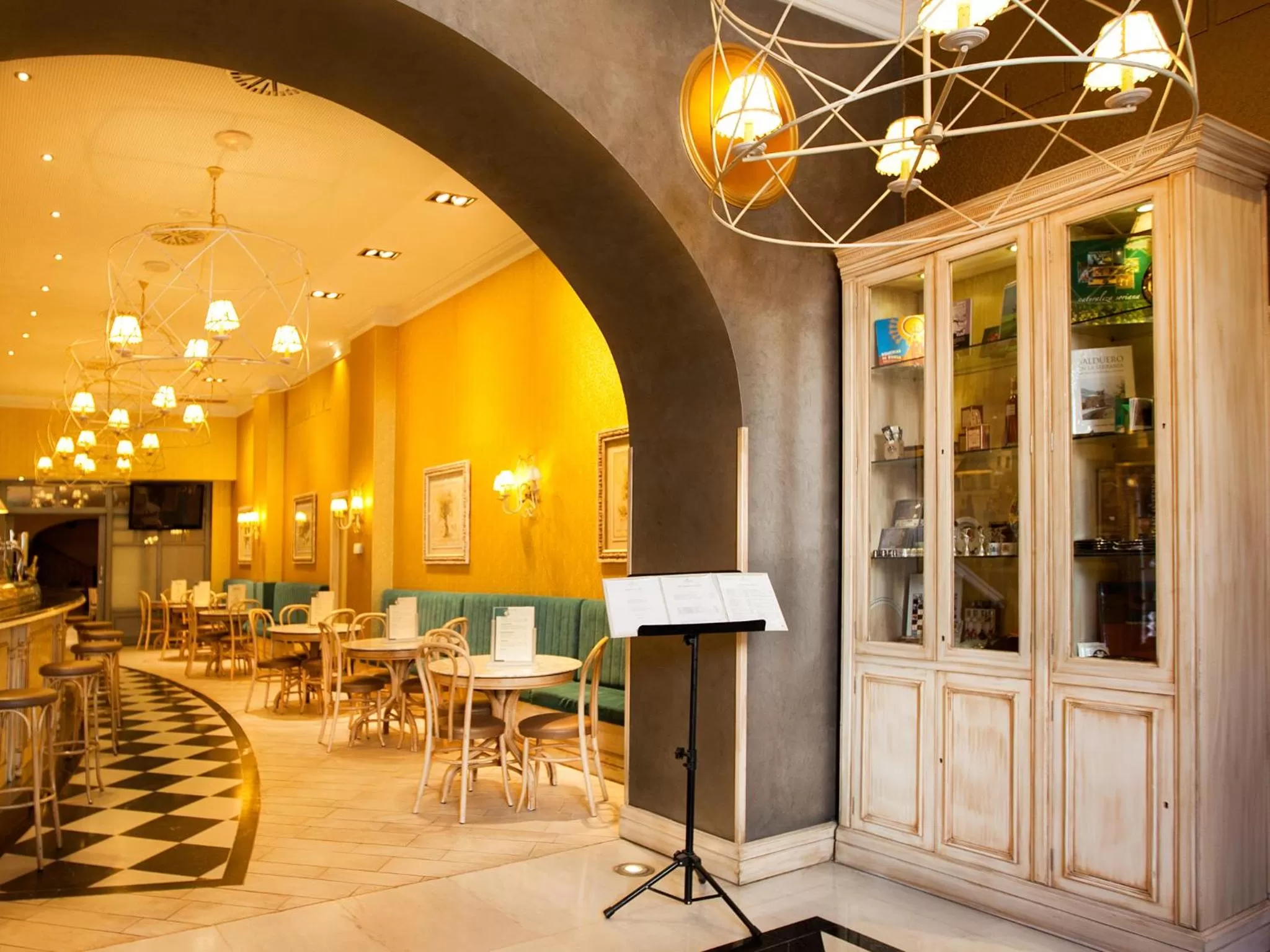 Lounge or bar in Hotel Alfonso VIII