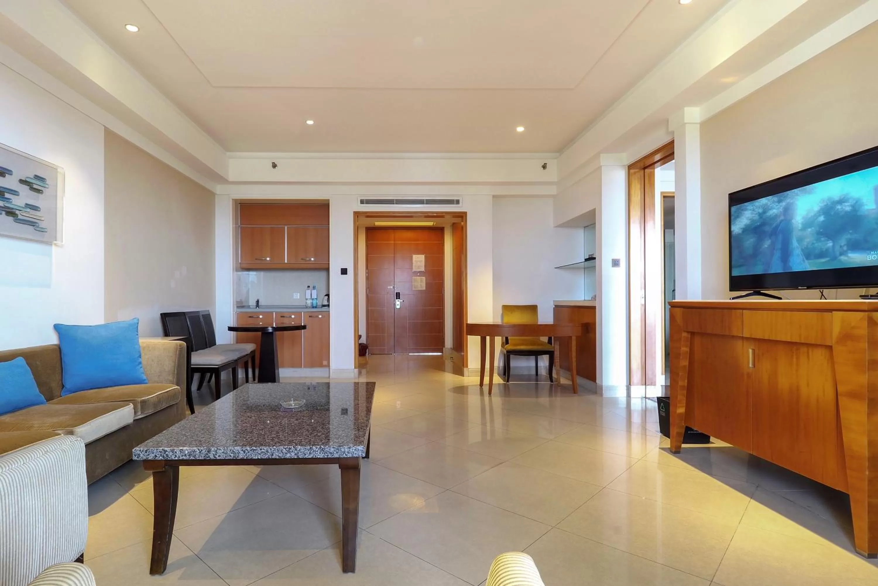 Living room in Sheraton Haikou Hotel