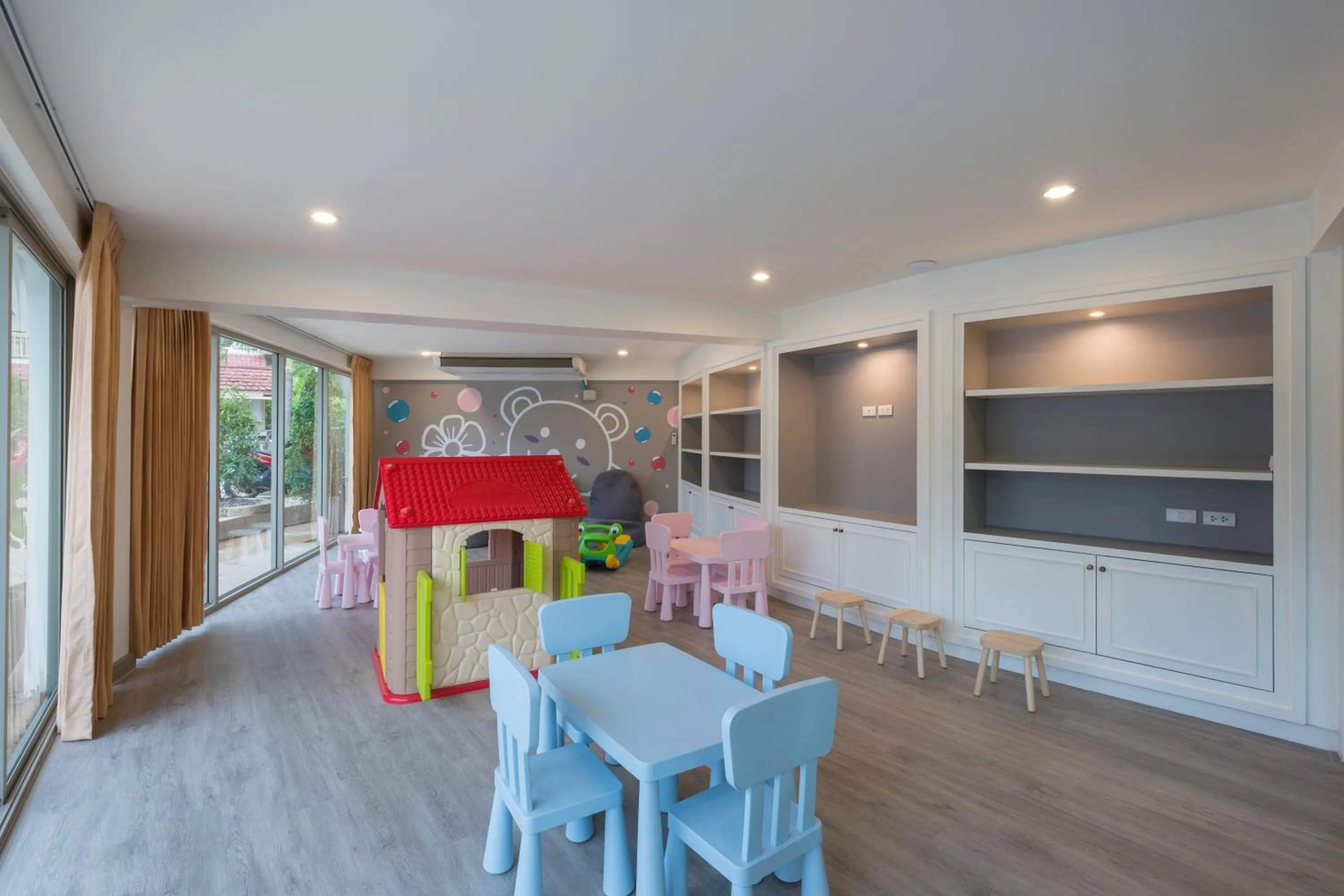 Area and facilities in Chanalai Flora Resort, Kata Beach