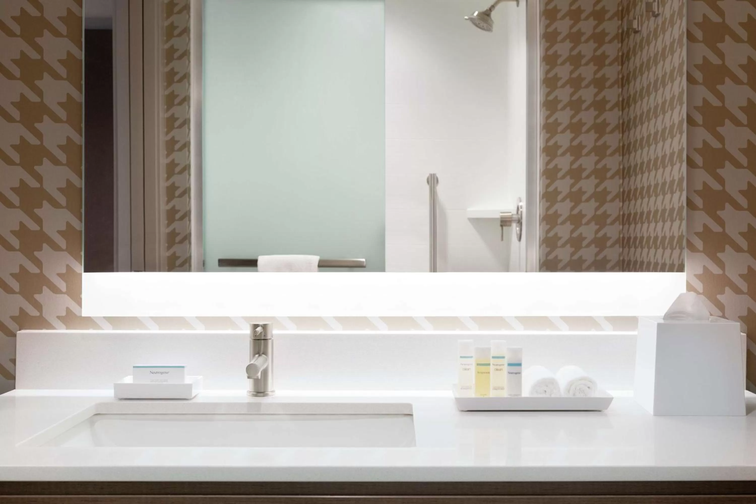 Bathroom in Home2 Suites By Hilton Ogden