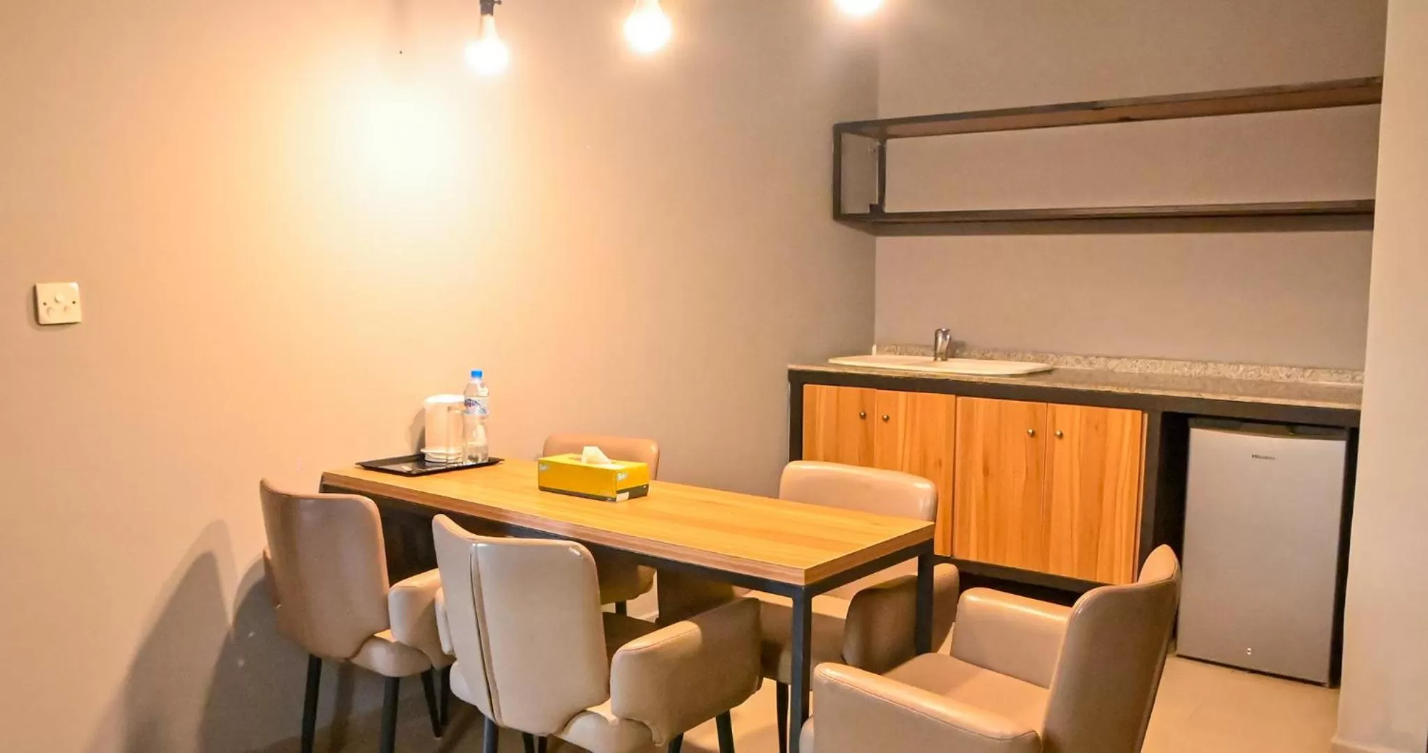 Kitchen or kitchenette in The Blowfish Hotel