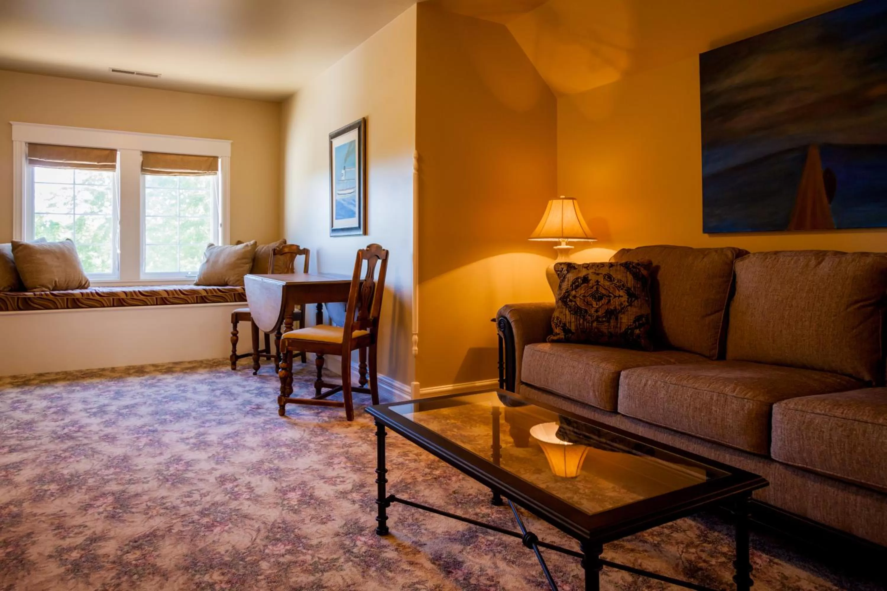 Living room, Seating Area in The Oakwood Inn