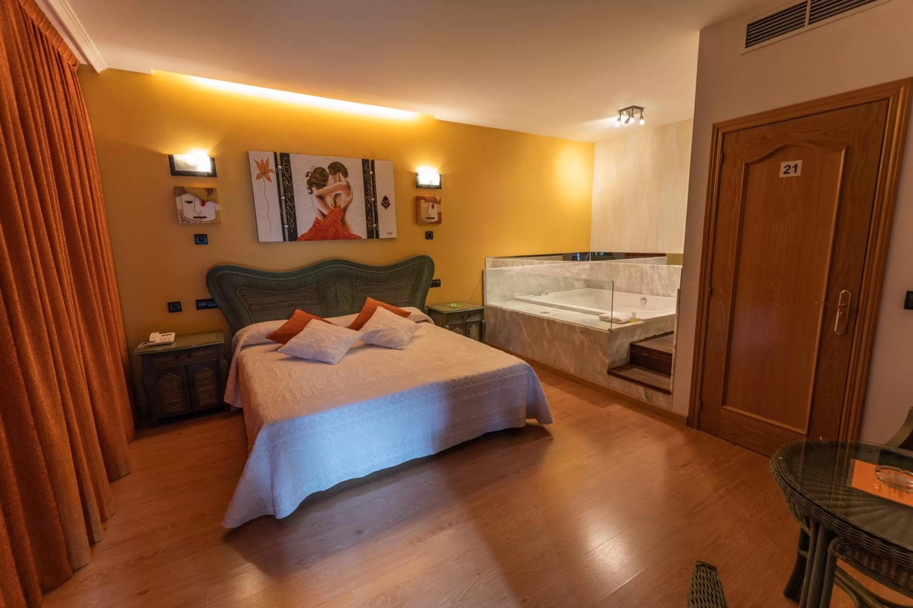 Bedroom, Bed in Motel Acropolis