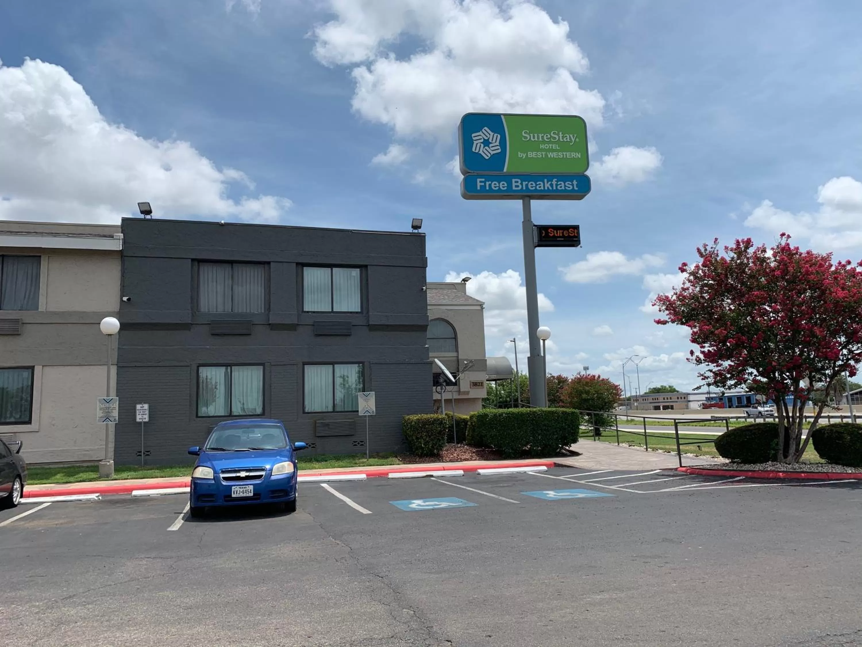 Property building in Travelodge by Wyndham San Antonio Downtown Northeast