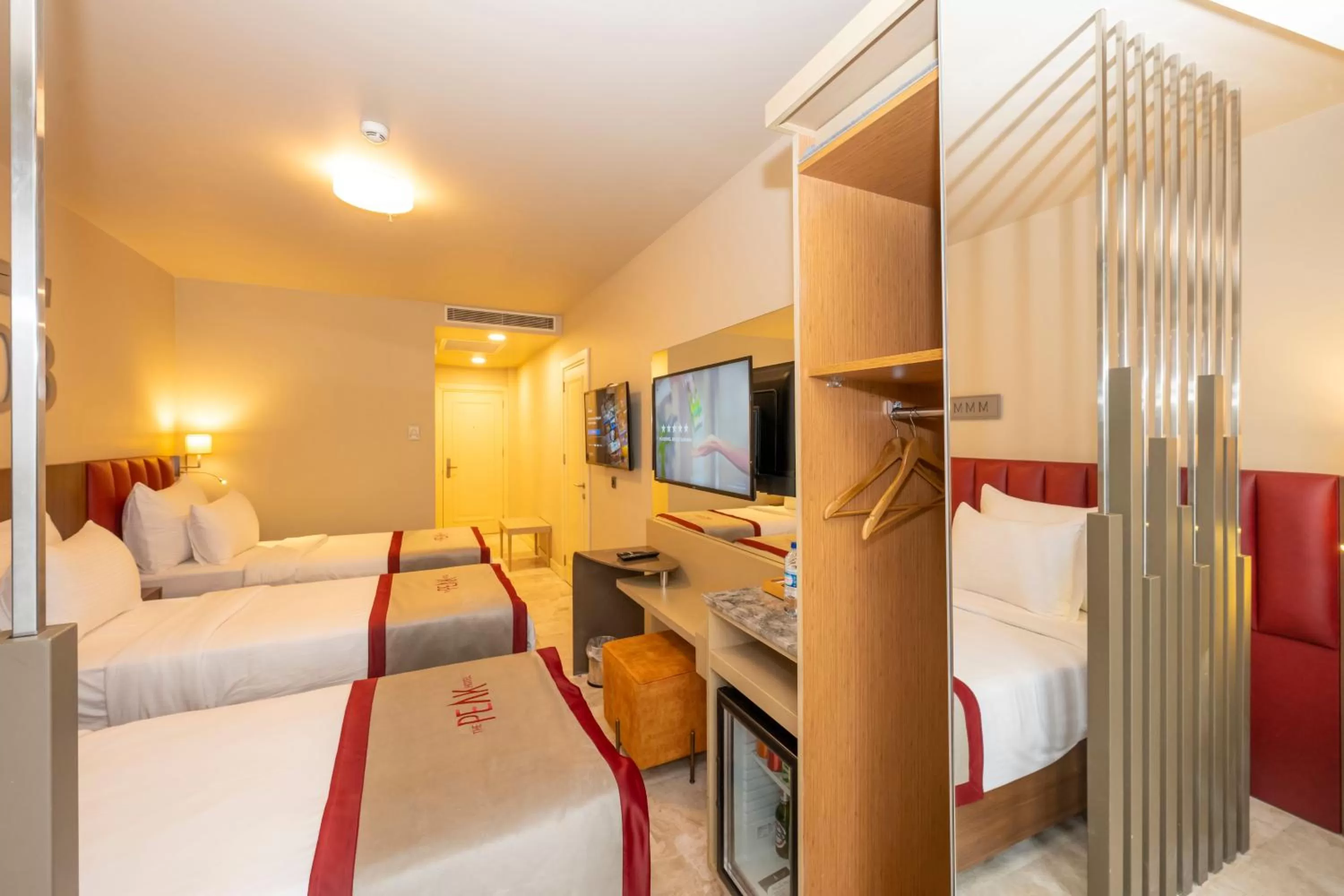 TV and multimedia, Bed in Ramada By Wyndham Istanbul Pera Taksim
