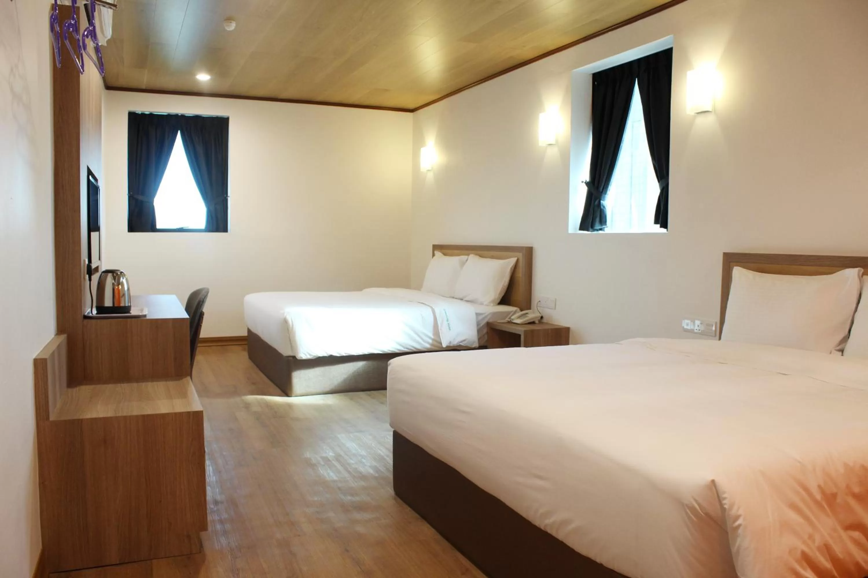 Bedroom, Bed in Greencity Hotel