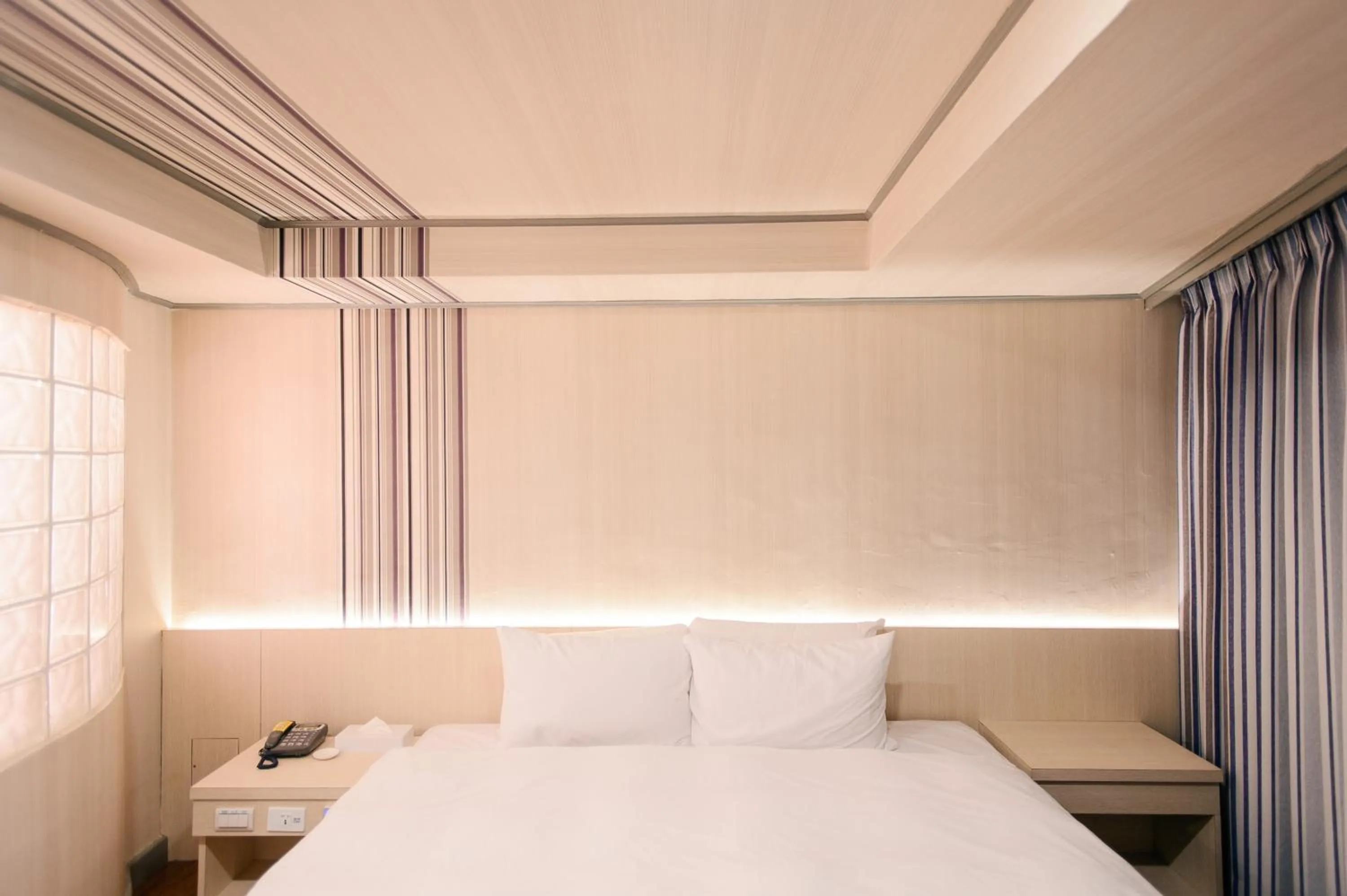 Bedroom, Bed in Duke Business Hotel