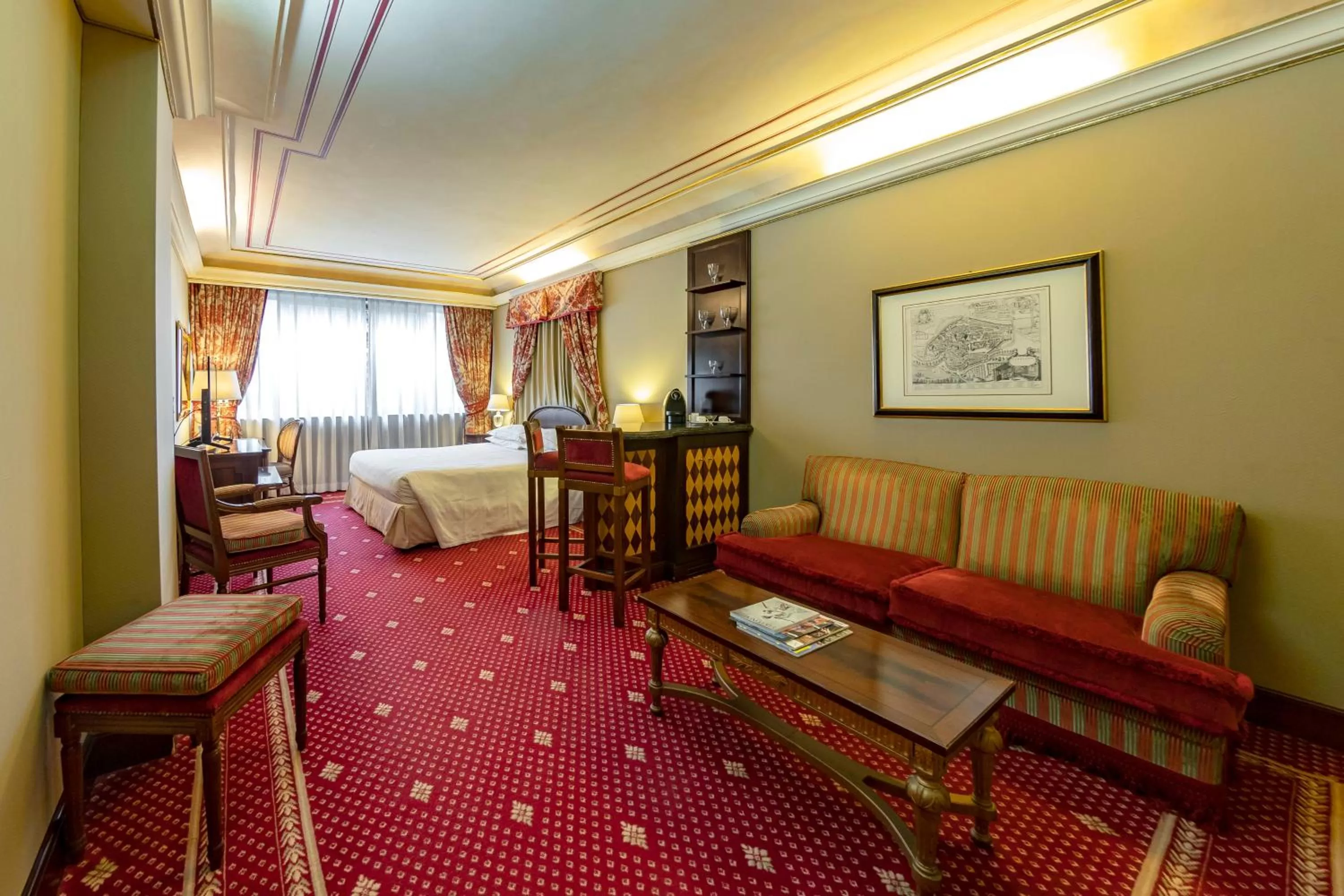 Living room, Bed in River Chateau Hotel