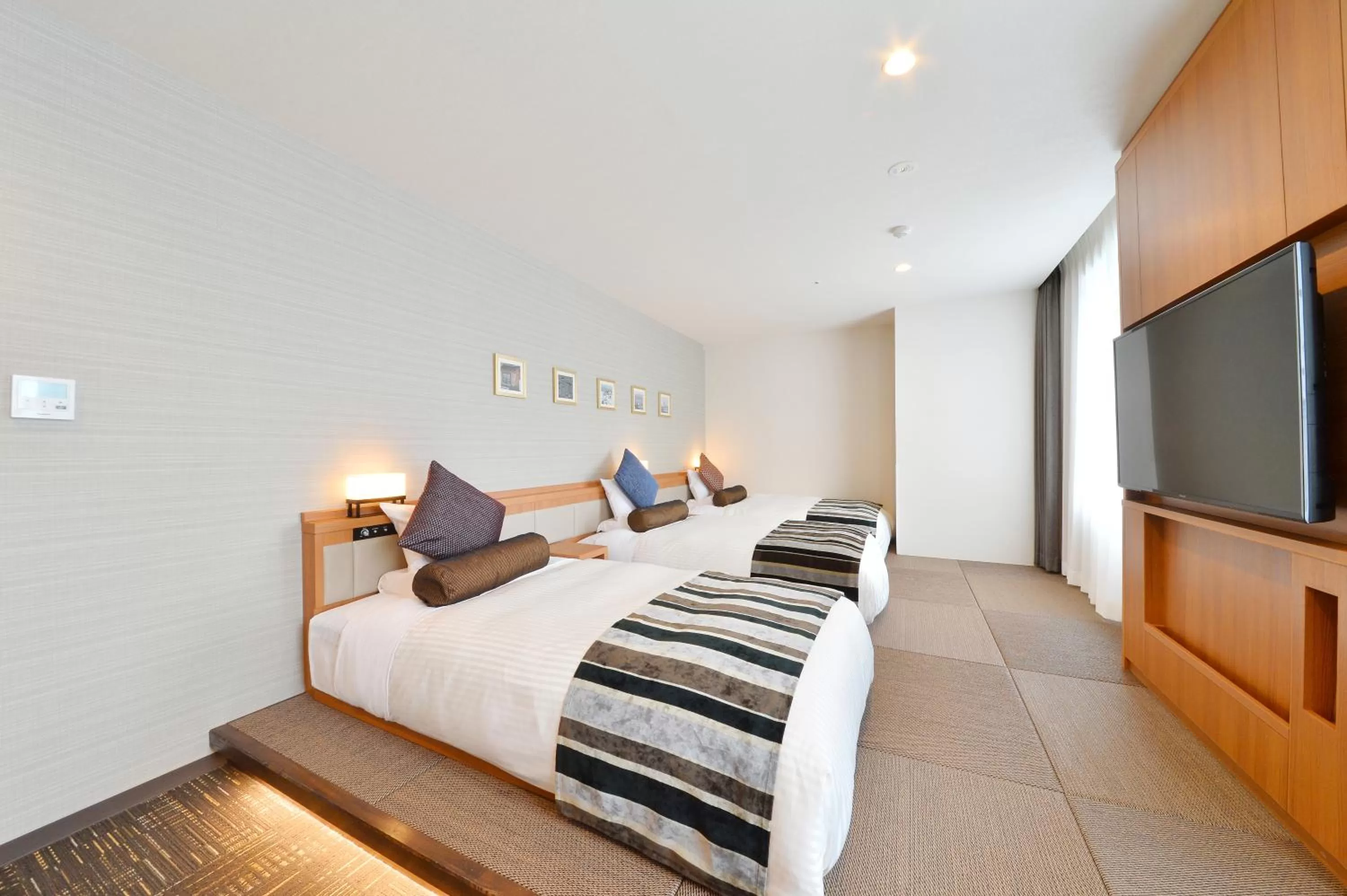 Photo of the whole room, Bed in Hakodate Kokusai Hotel