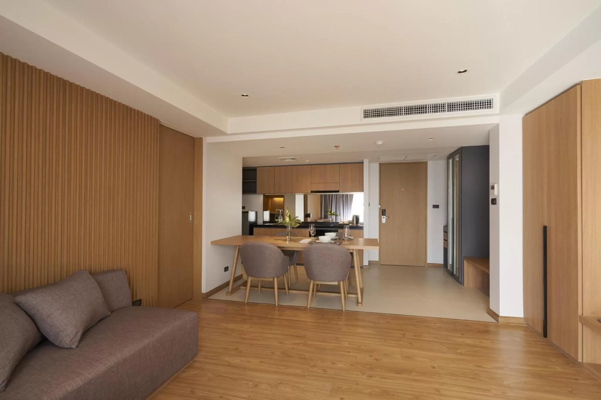 Seating area in Has Pattaya