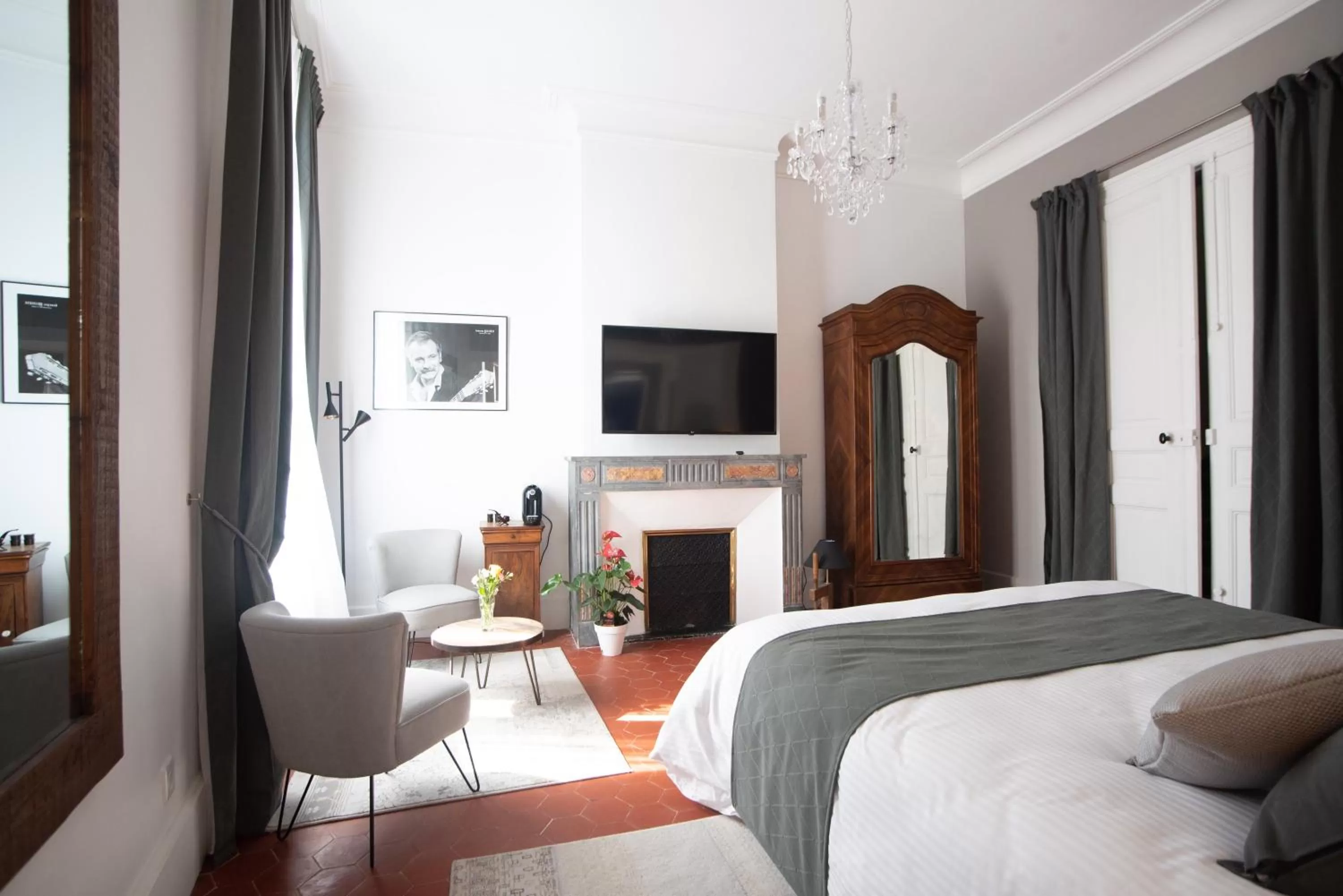 Photo of the whole room, Bed in La Domitia - Maison d'hôtes, massages & bien-être