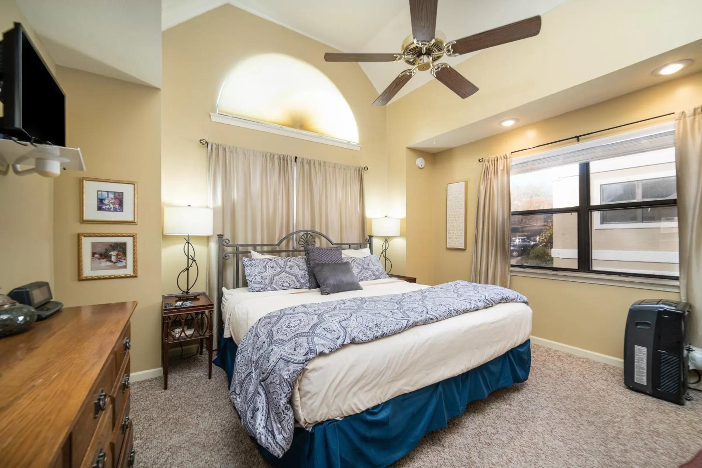 Bed in Pointe Royale Golf Resort