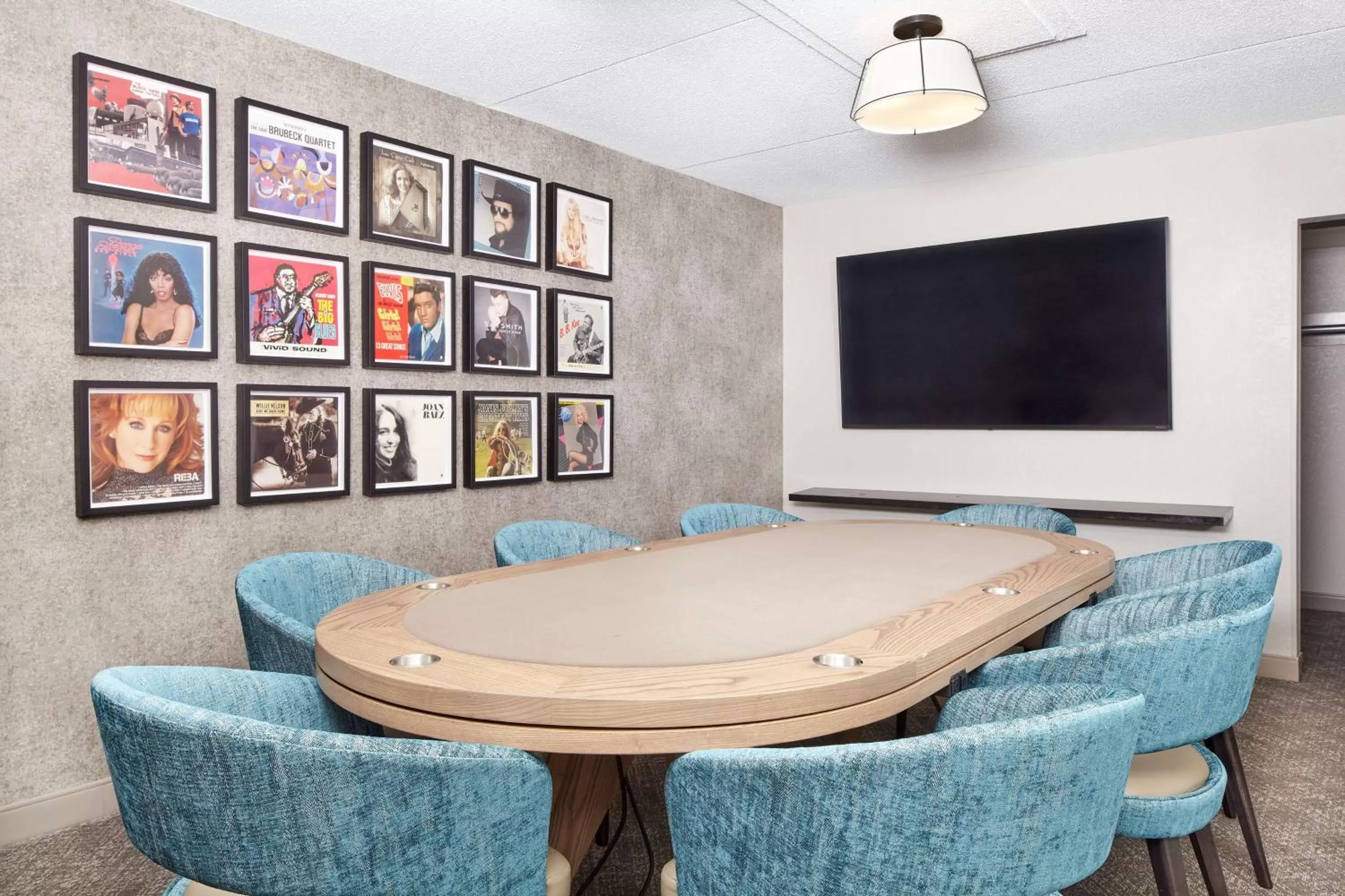 Living room in DoubleTree Suites by Hilton Nashville Airport