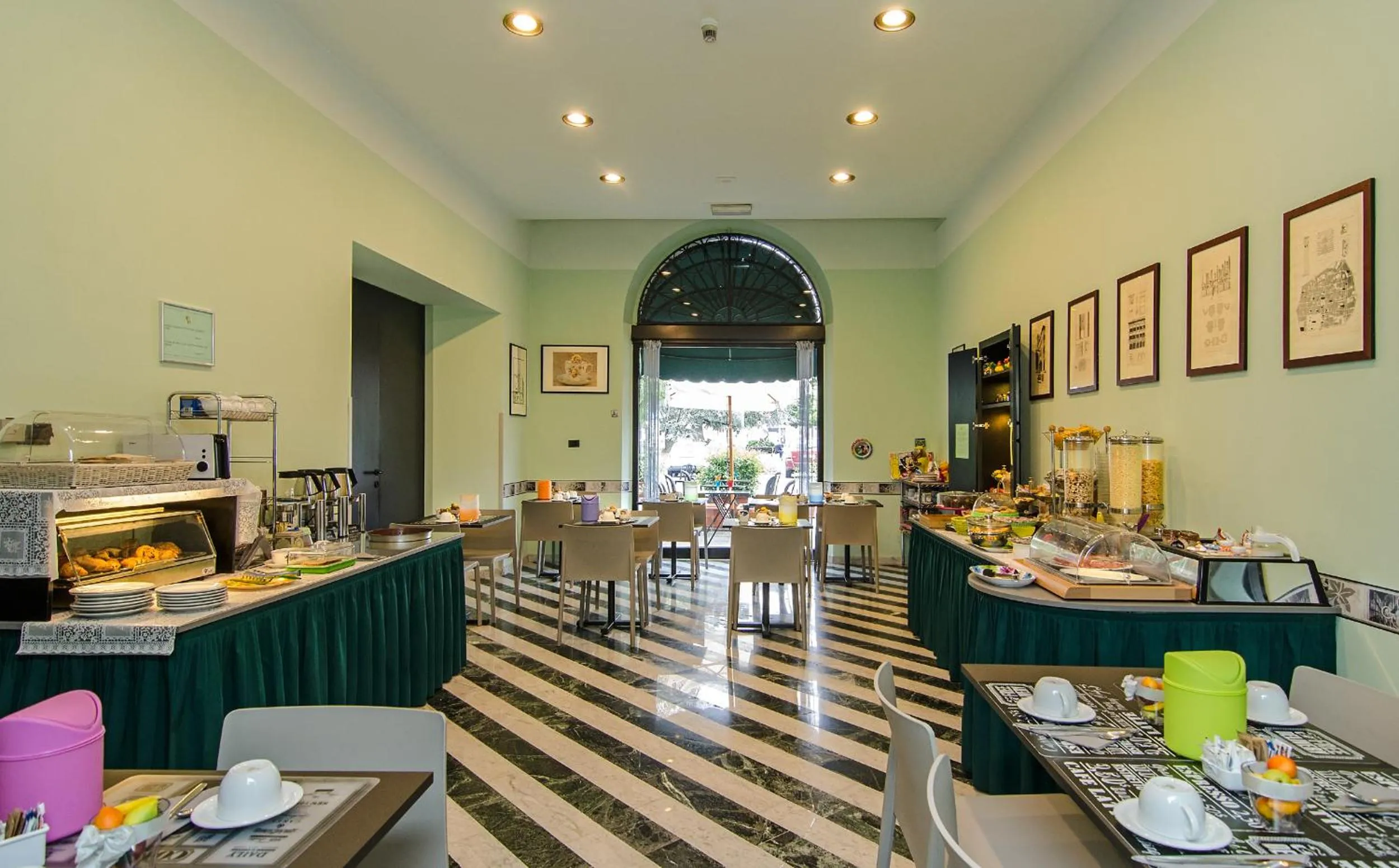 Continental breakfast in Hotel Rex