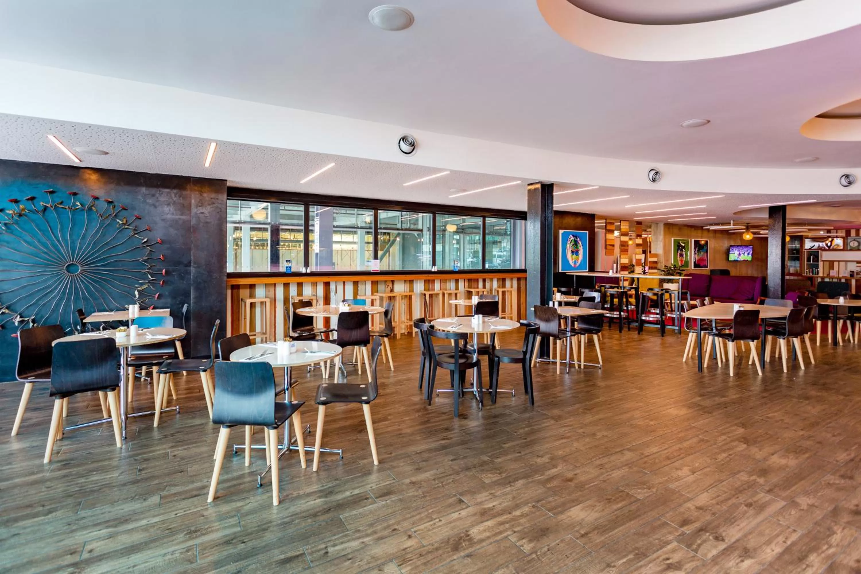 Restaurant/places to eat in BreakFree on Cashel, an Accor Hotel