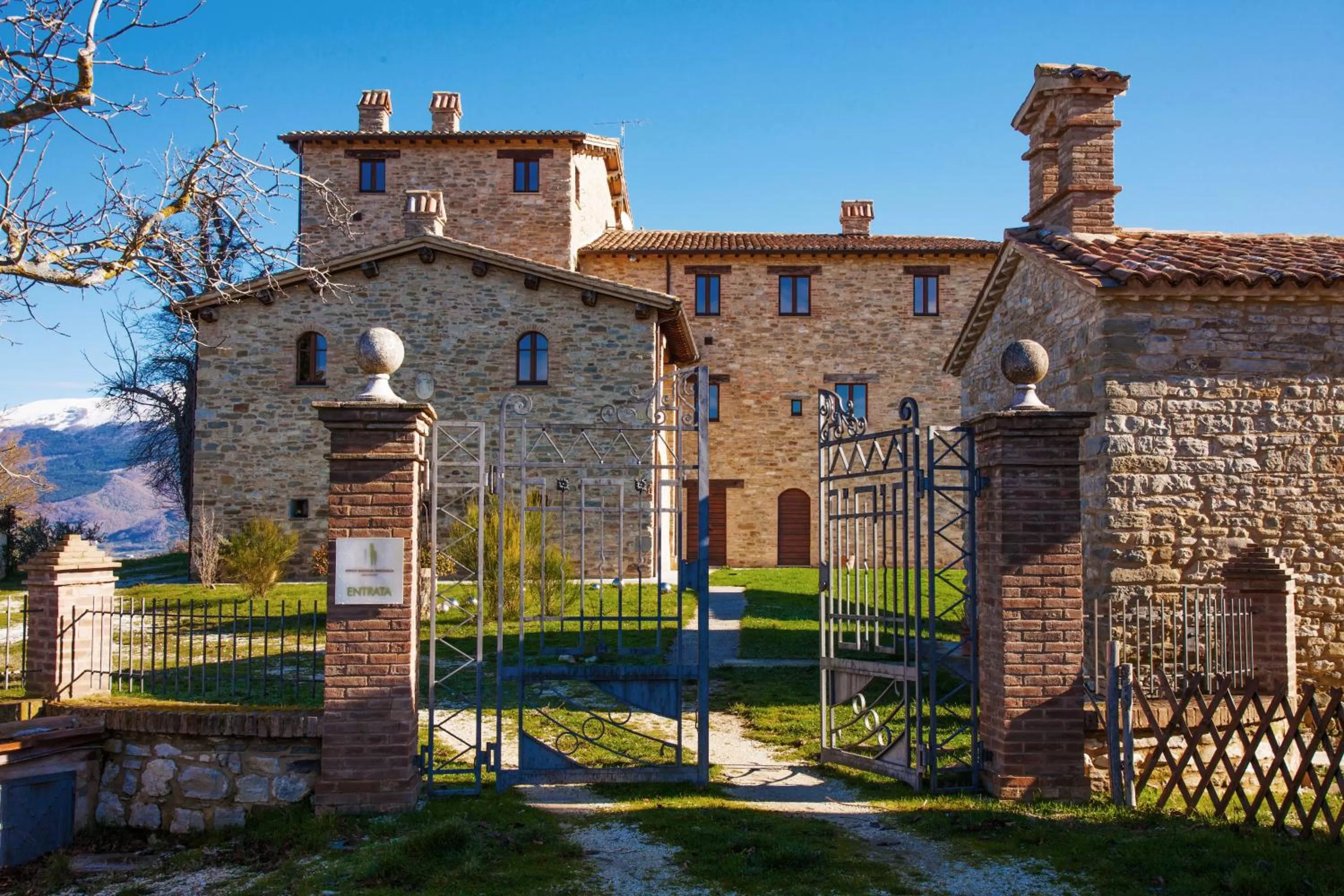 Property building in Borgo Castello Panicaglia