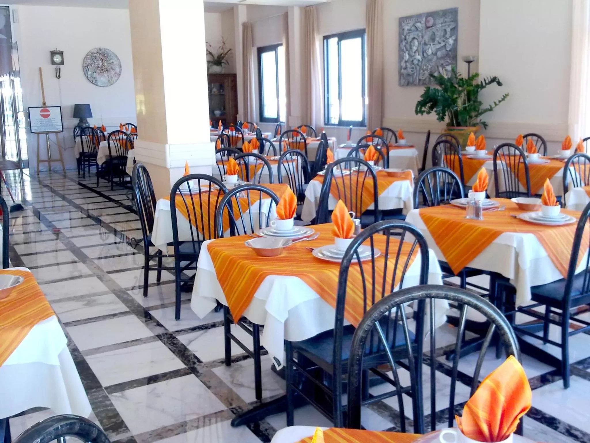 Restaurant/places to eat in Hotel Cobalto