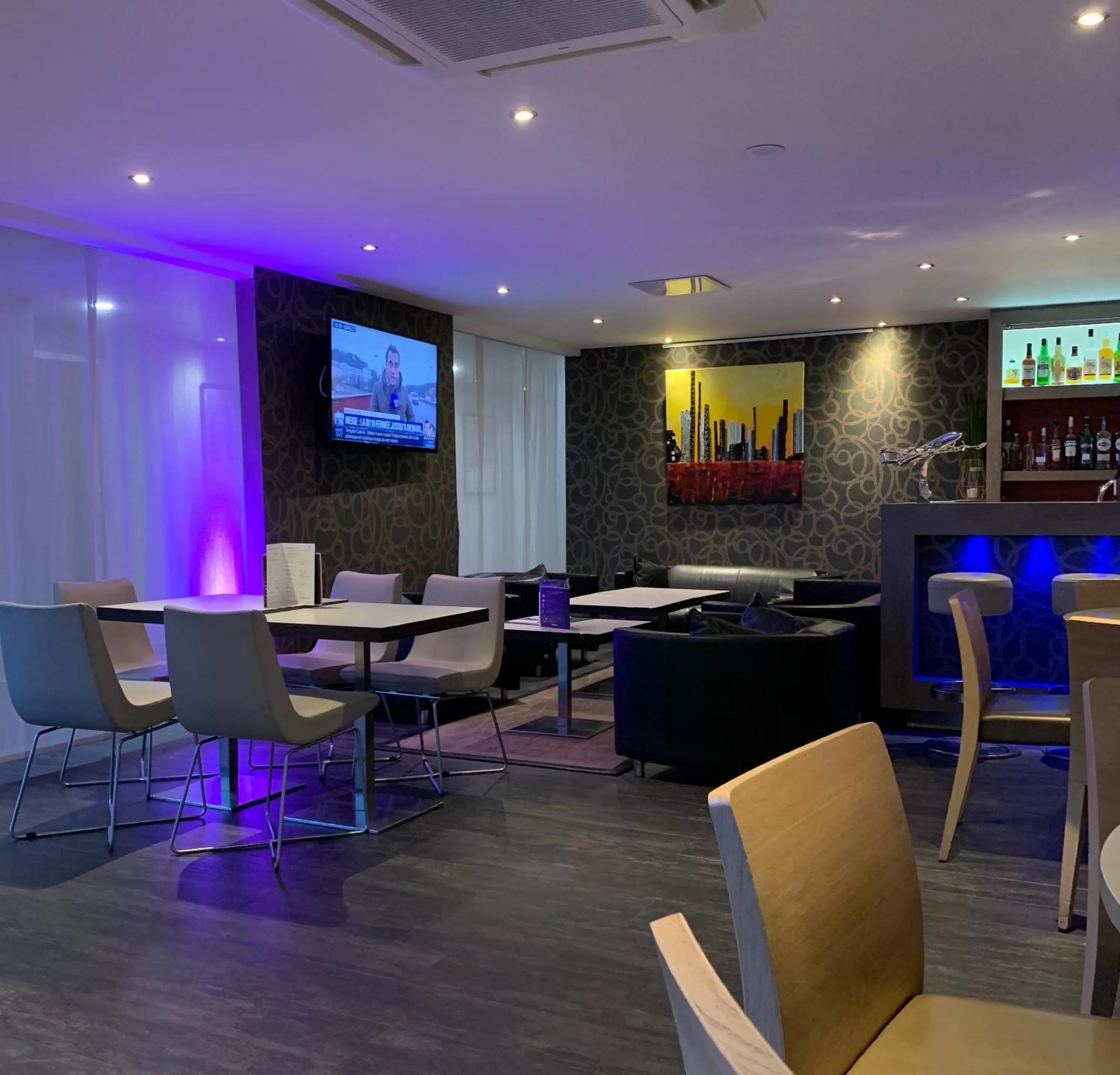Lounge or bar in Mercure Strasbourg Aéroport