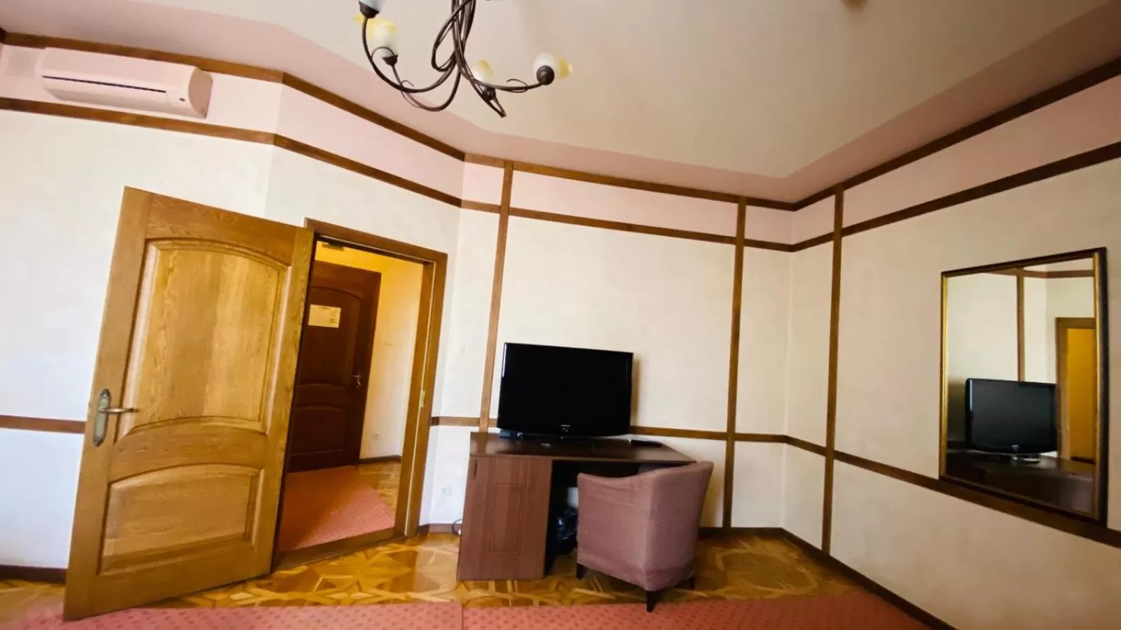 TV and multimedia in Hotel Complex Bahus