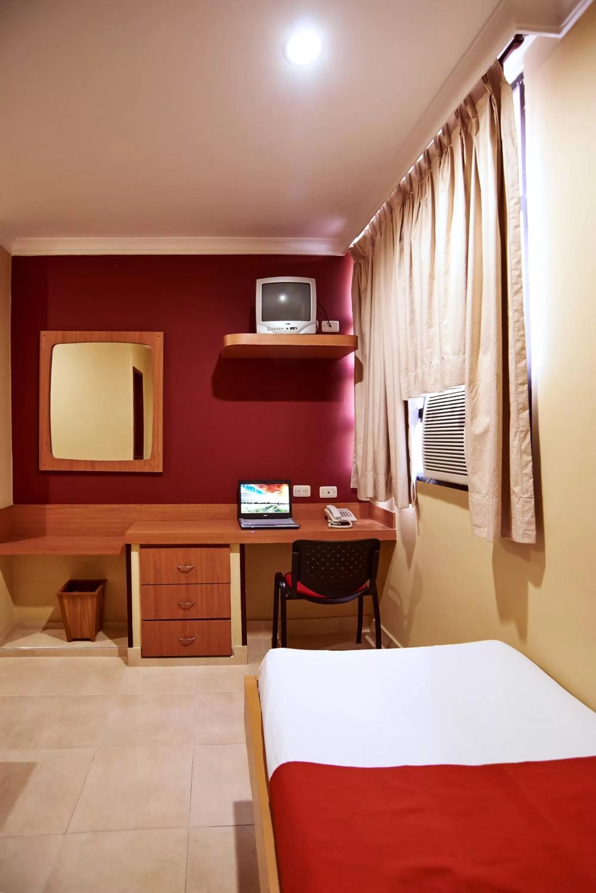 TV/Entertainment Center in Mar Hotel