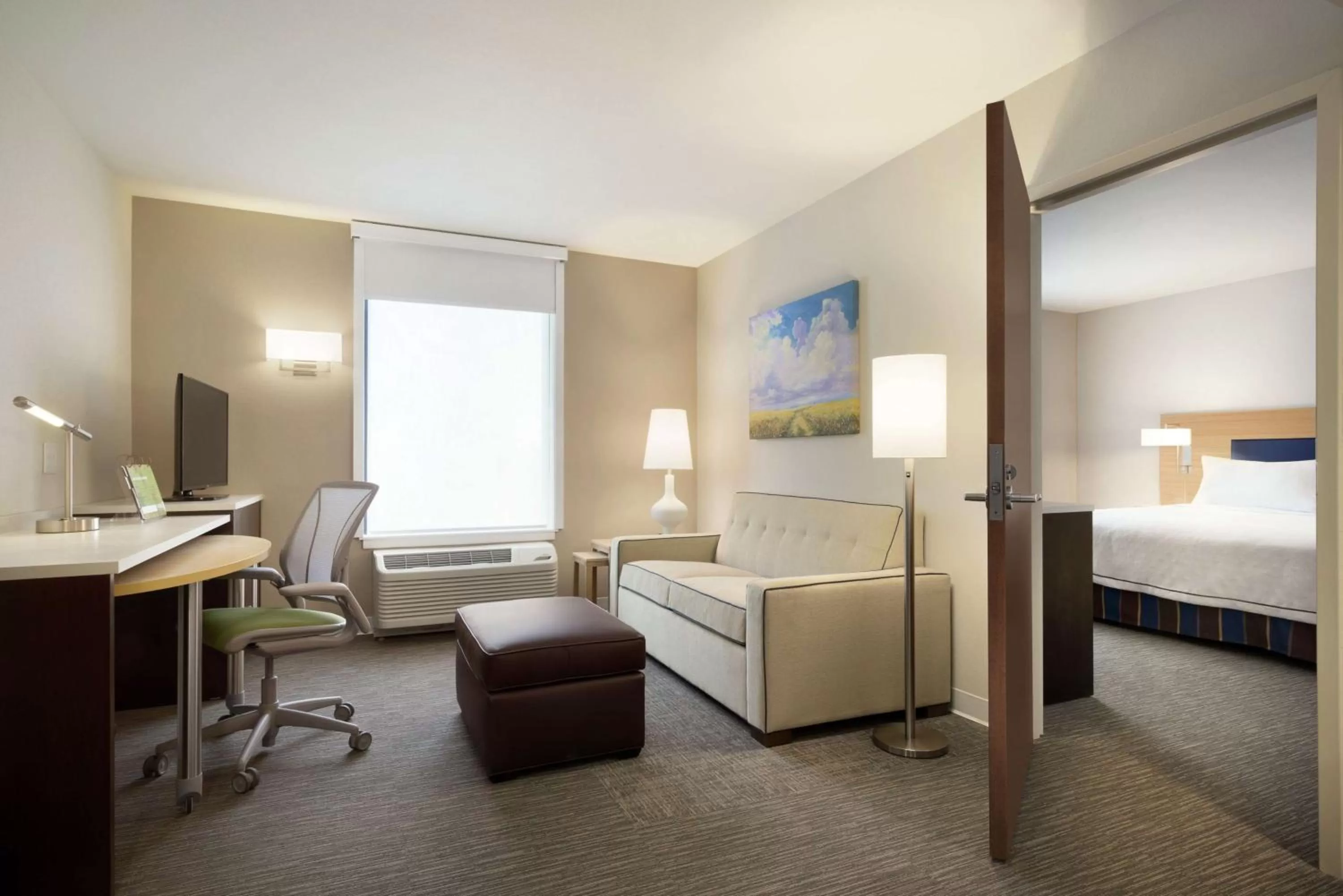 Bedroom, Bed in Home2 Suites By Hilton Leavenworth Downtown