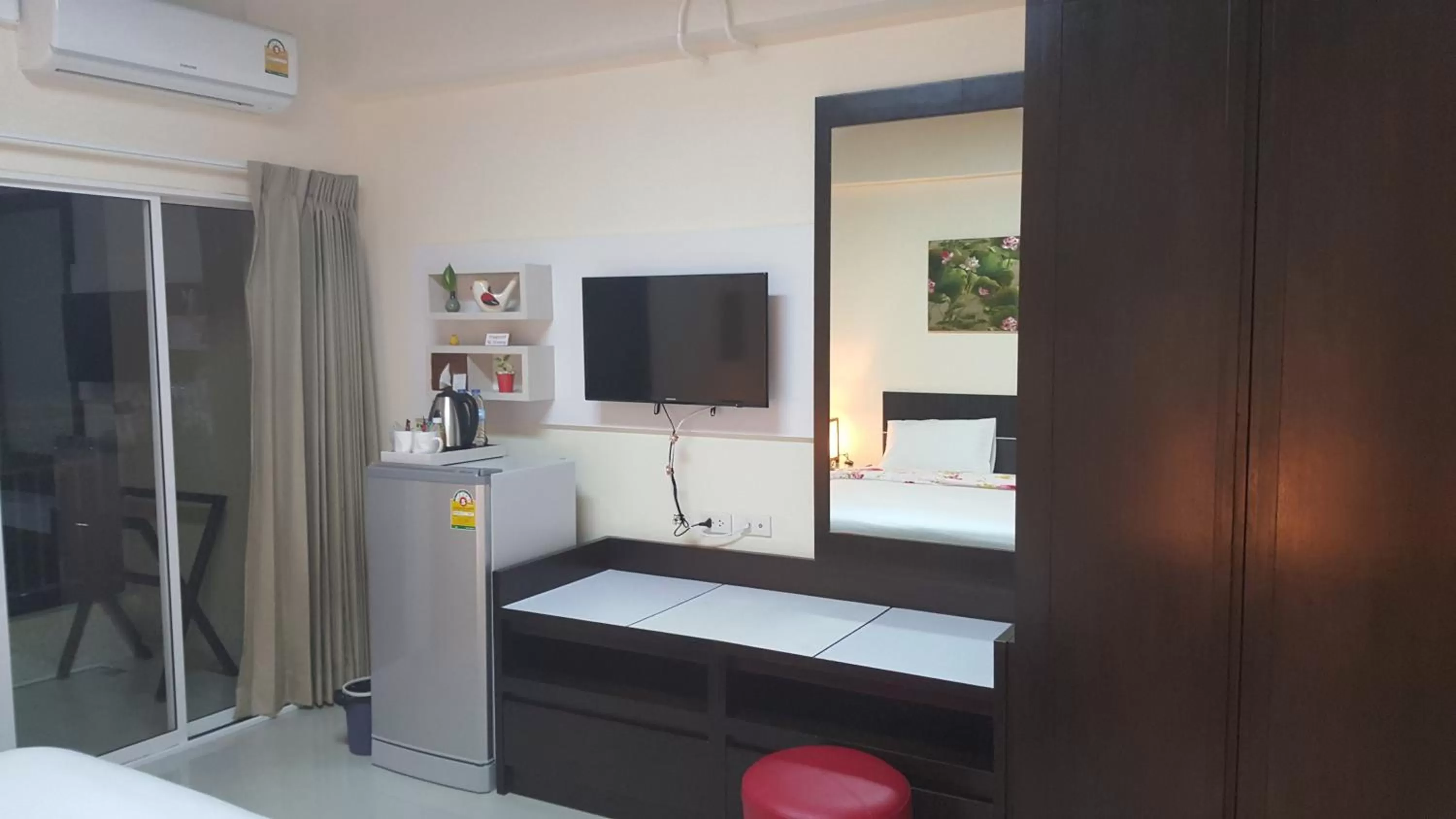 TV and multimedia, Bed in AA Resort Hotel