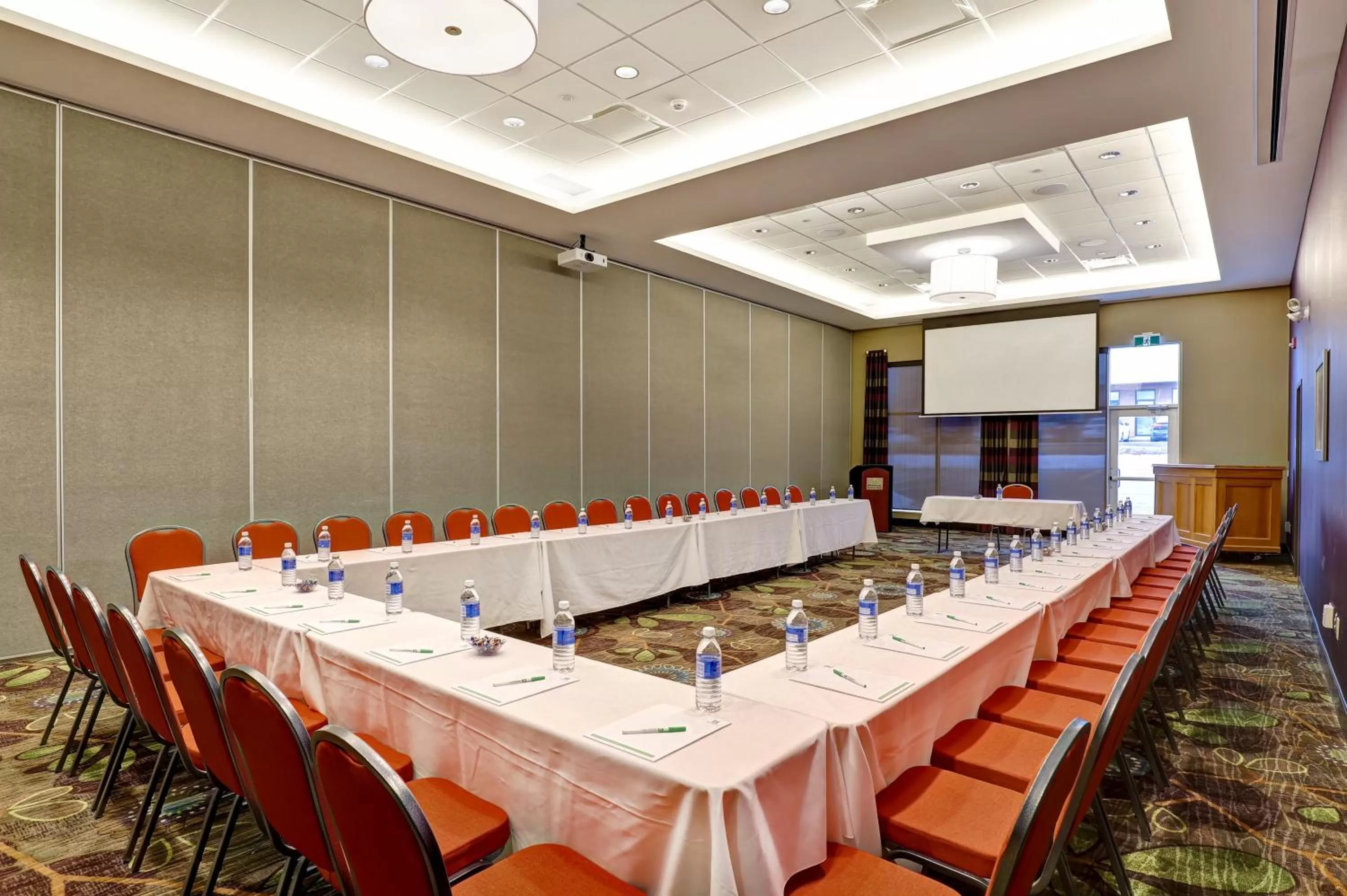Meeting/conference room in Holiday Inn - Mississauga Toronto West by IHG