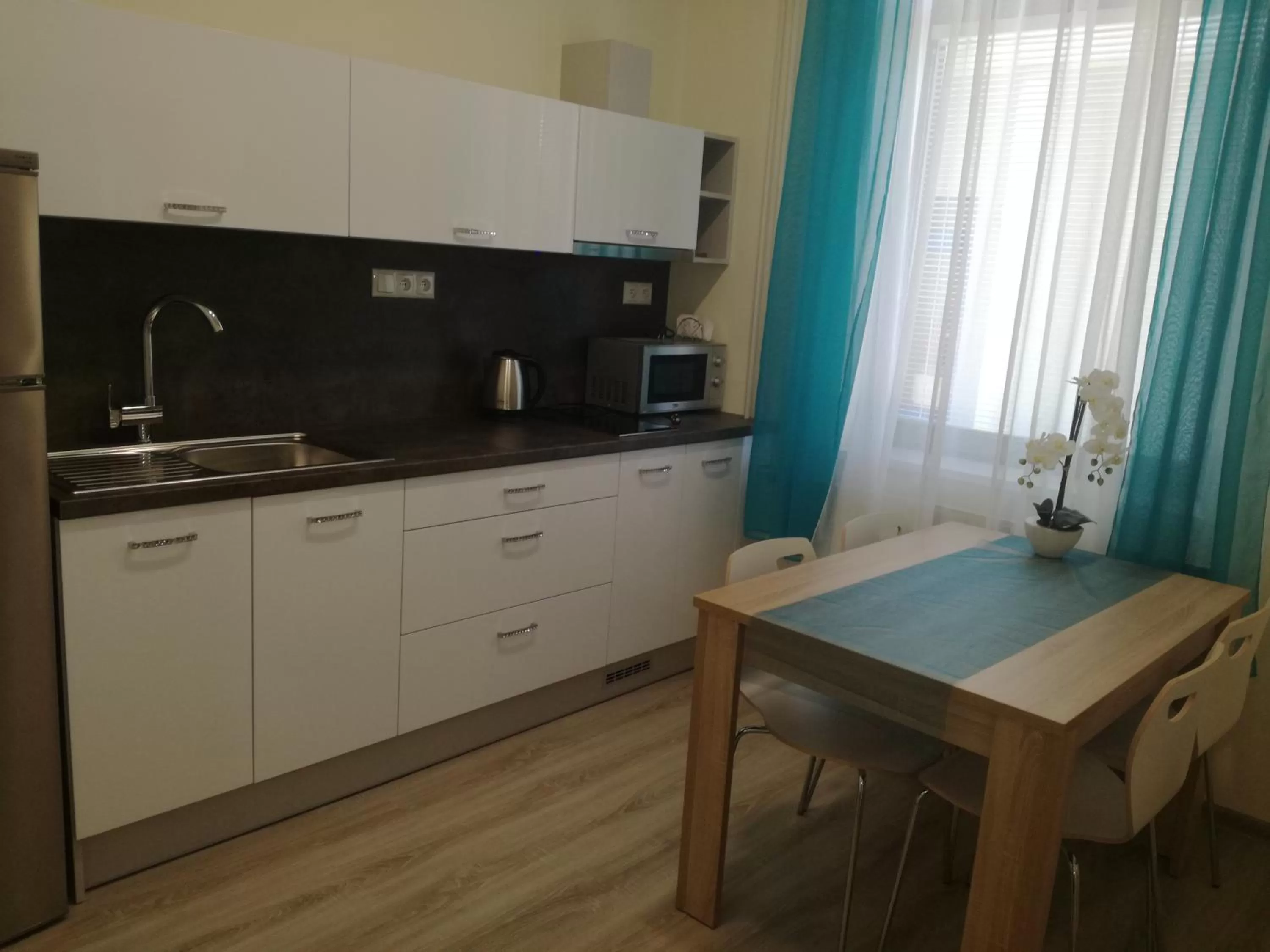 Kitchen or kitchenette, Kitchen/Kitchenette in garni Hotel S.O.G.* * *