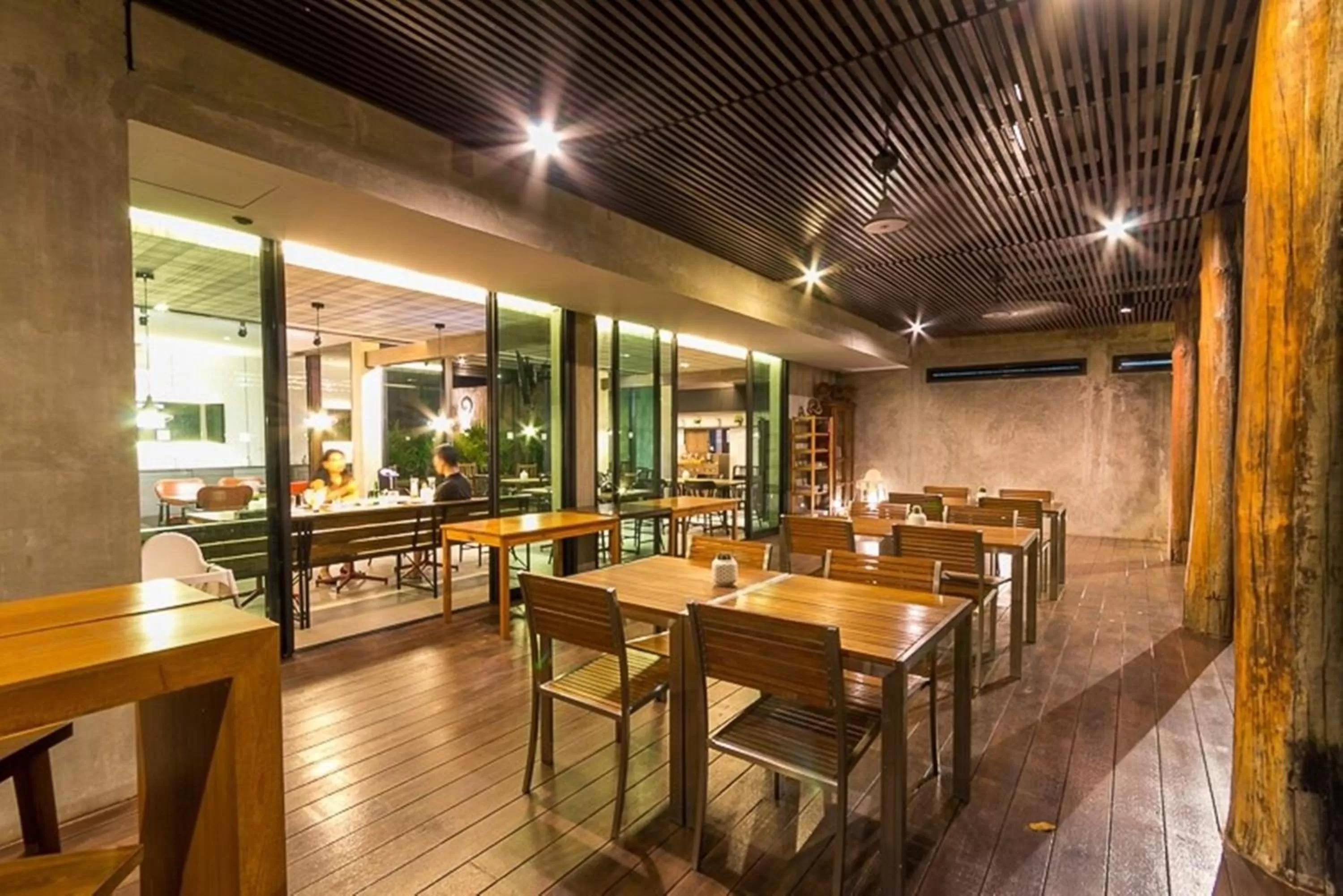 Restaurant/places to eat in Zensala Riverpark Resort-SHA Extra Plus