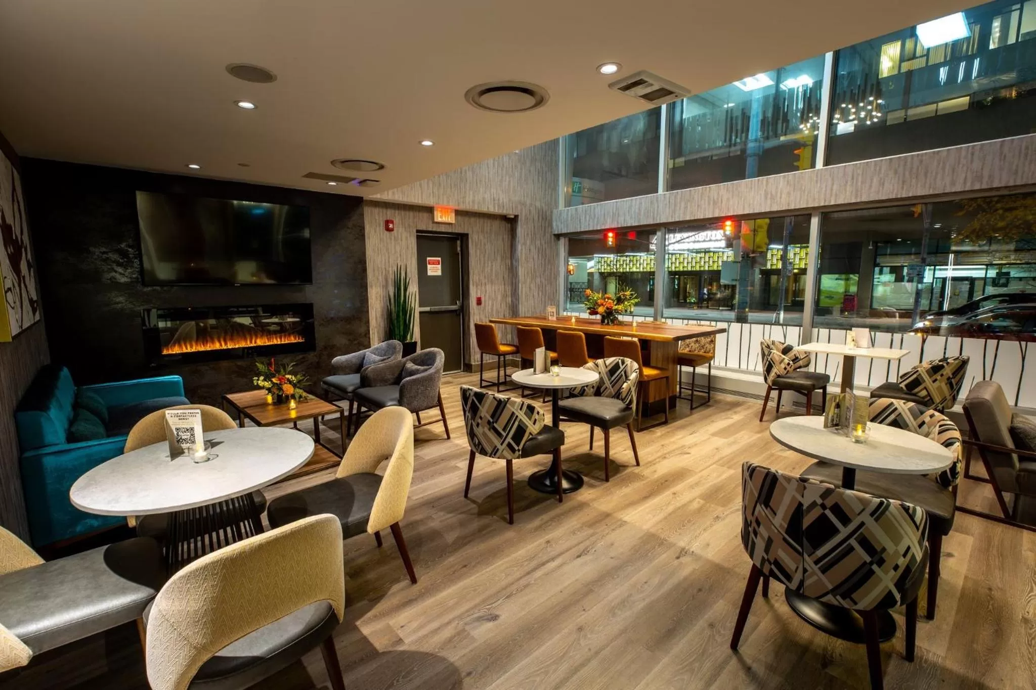 Restaurant/places to eat in Holiday Inn Toronto Downtown Centre by IHG