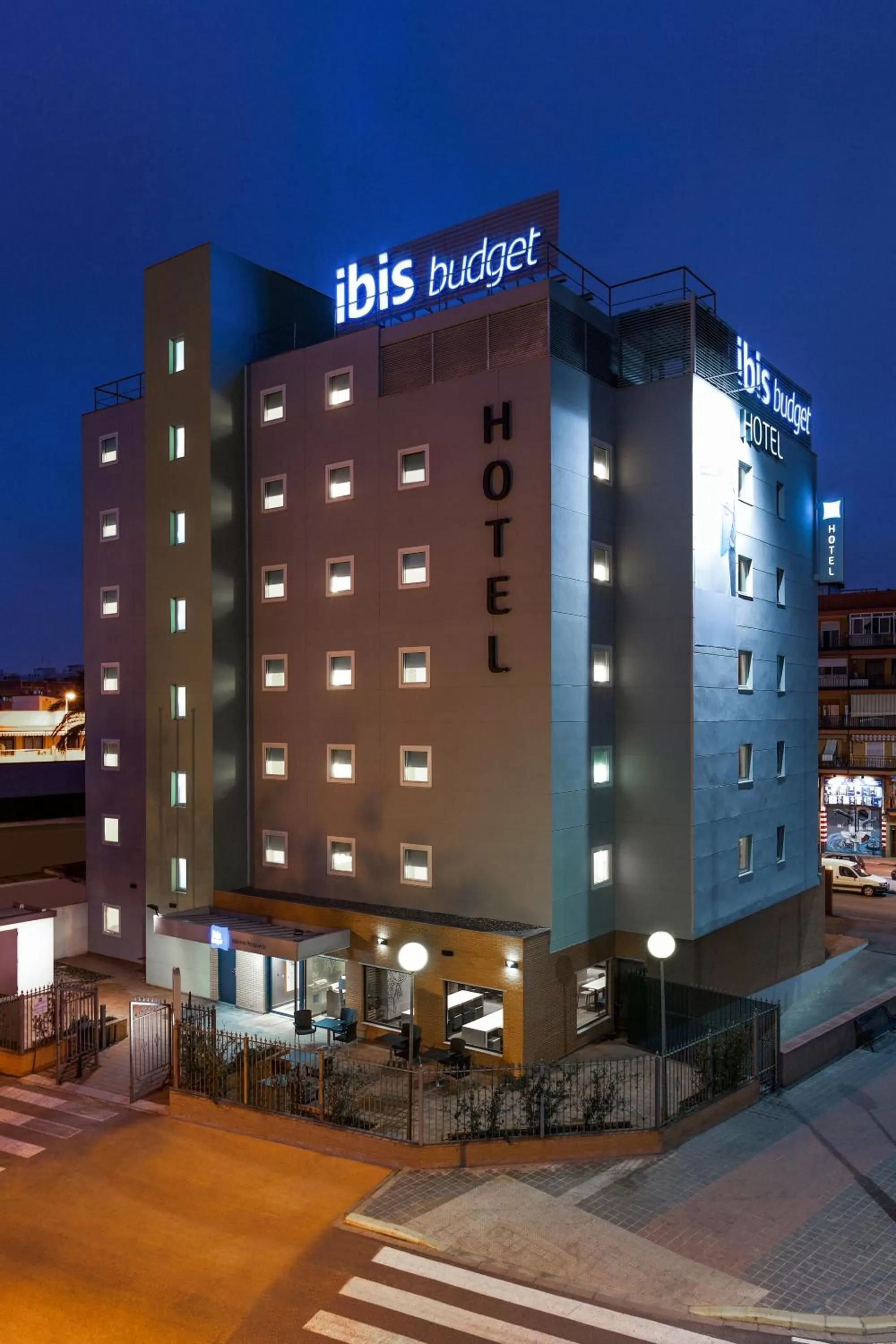 Property building in Ibis Budget Valencia Aeropuerto