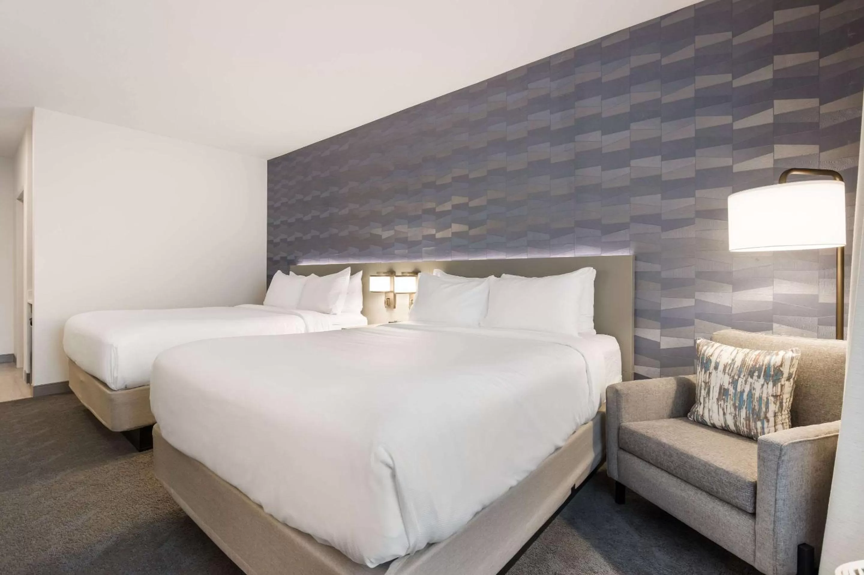 Photo of the whole room, Bed in Comfort Inn & Suites Gaylord