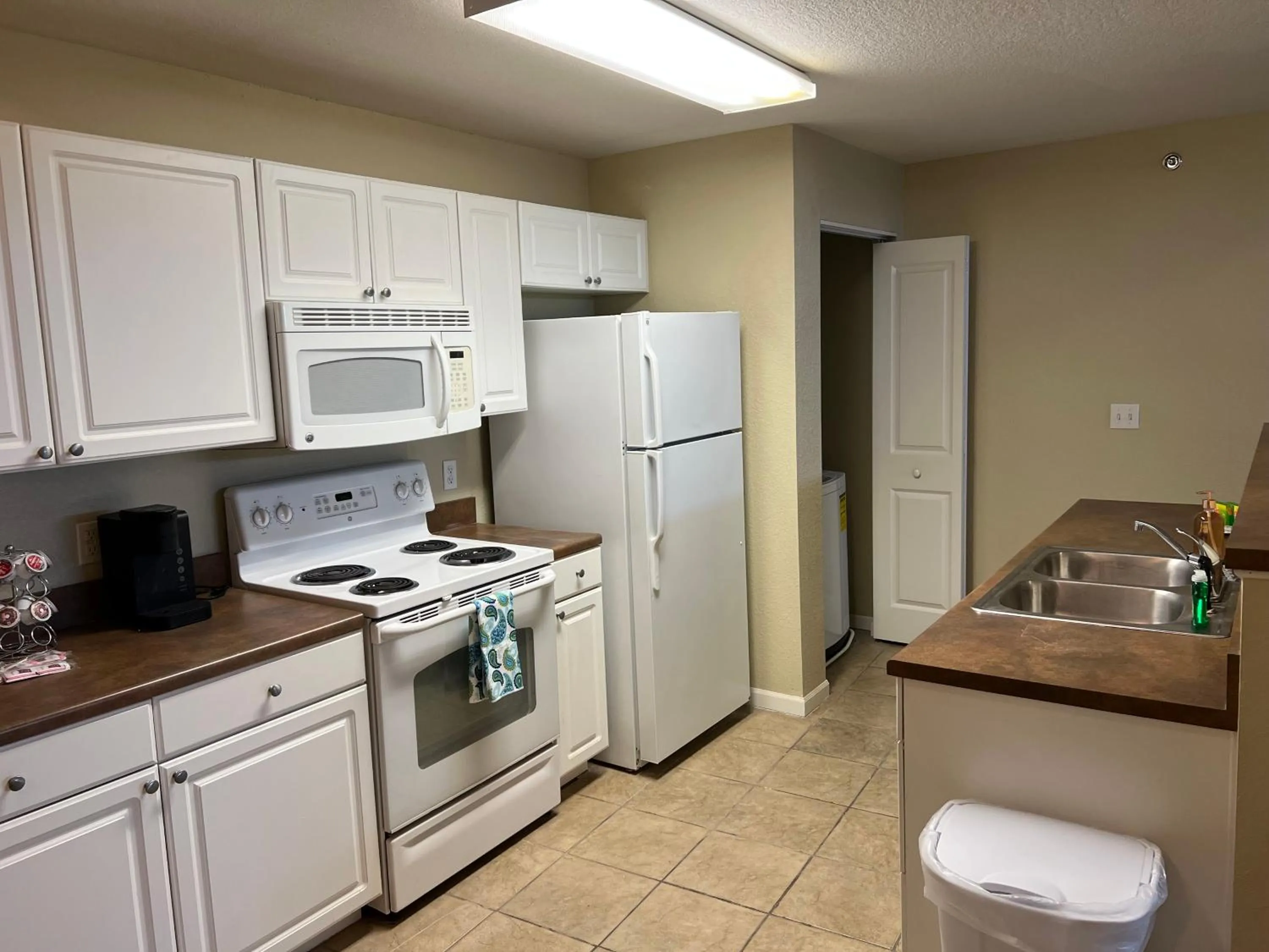 kitchen in WASHBURN HOTEL SUITES