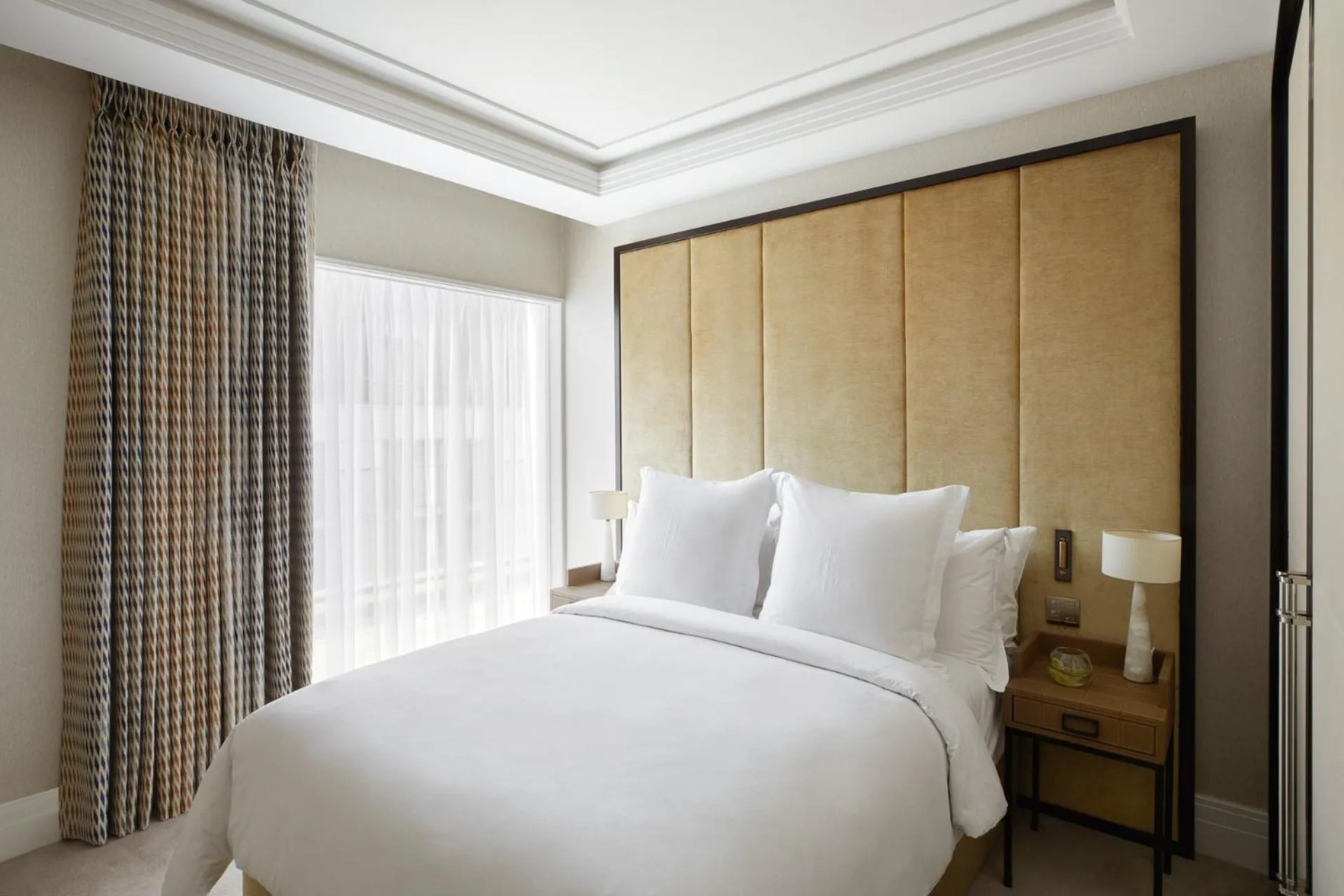 Bedroom, Bed in Four Seasons Hotel London at Tower Bridge