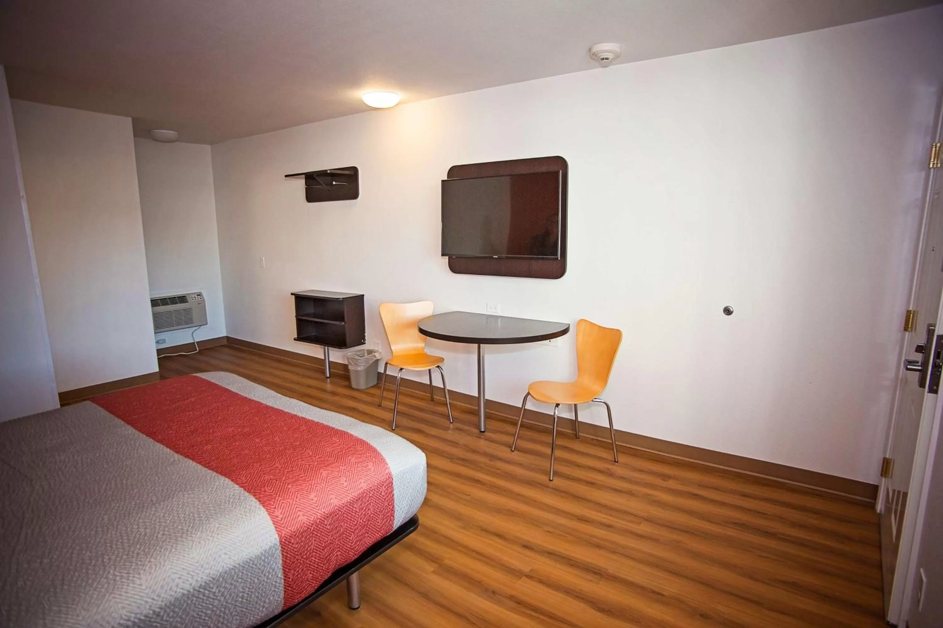 Photo of the whole room, TV/Entertainment Center in Motel 6-Crescent City, CA
