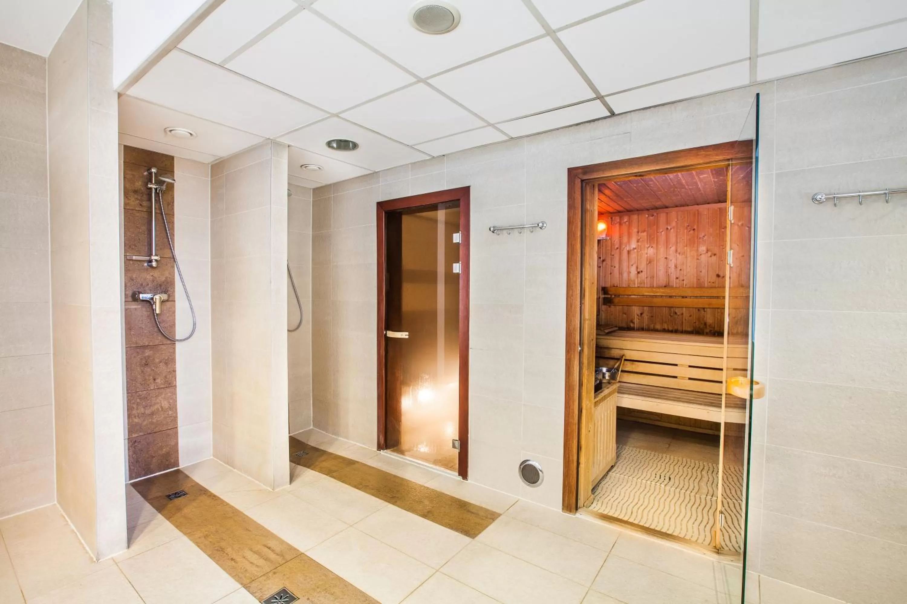 Shower in Qubus Hotel Kraków