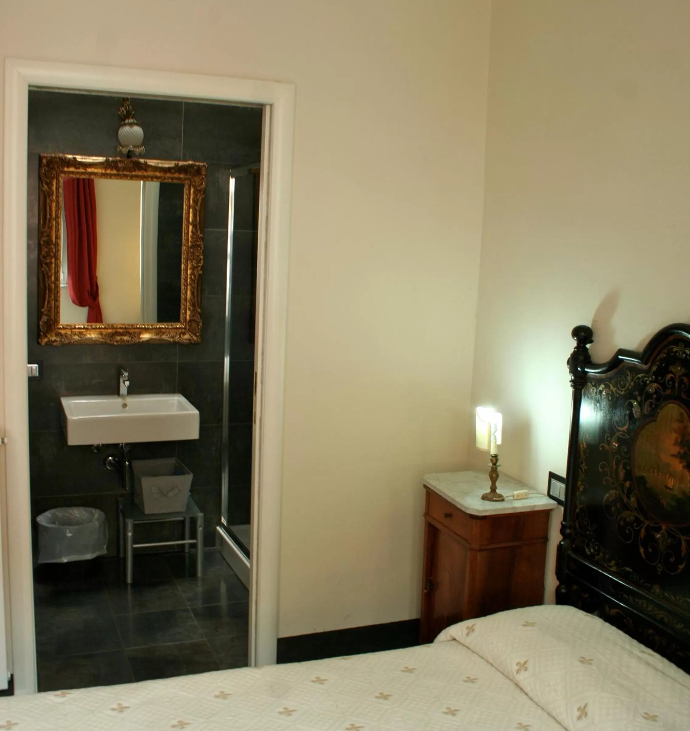 Bed in La Peonia Boutique B&B