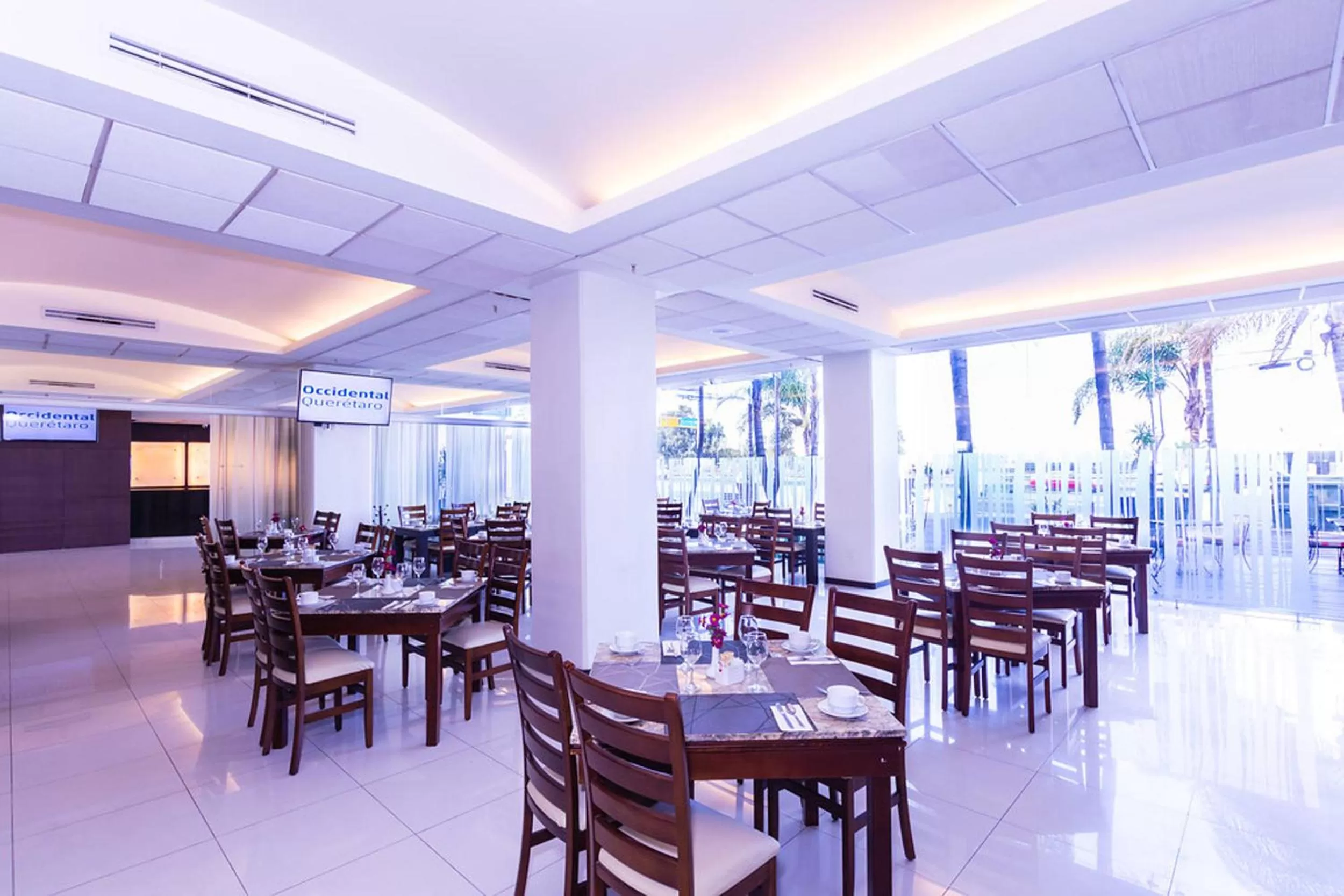 Restaurant/places to eat in Crown Victoria Hotel